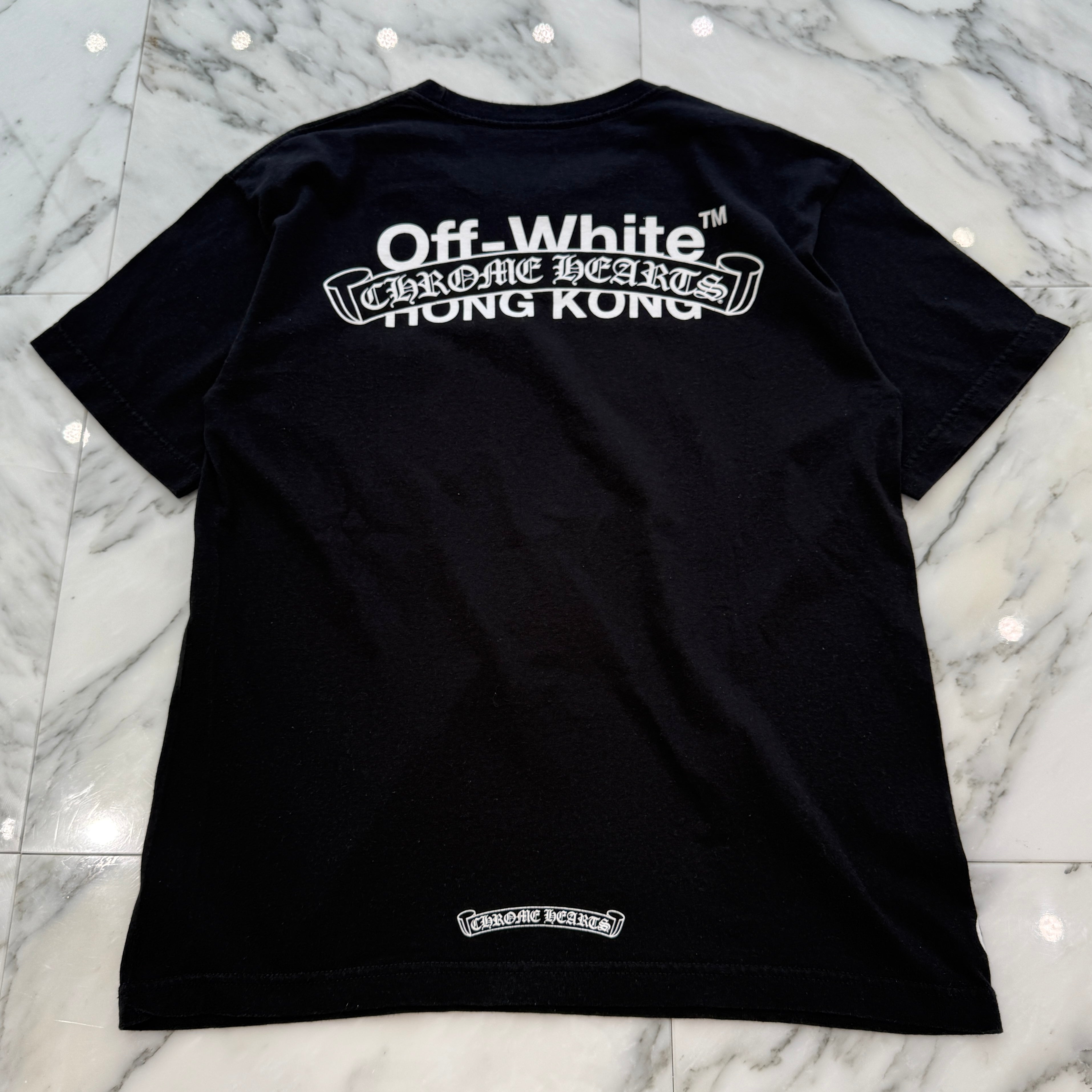 CHROME HEARTS × OFF-WHITE HONG KONG Limited Scroll Logo Tee Size M クロムハ―ツ×オフホワイト 香港限定 スクロールロゴ Tシャツ サイズM