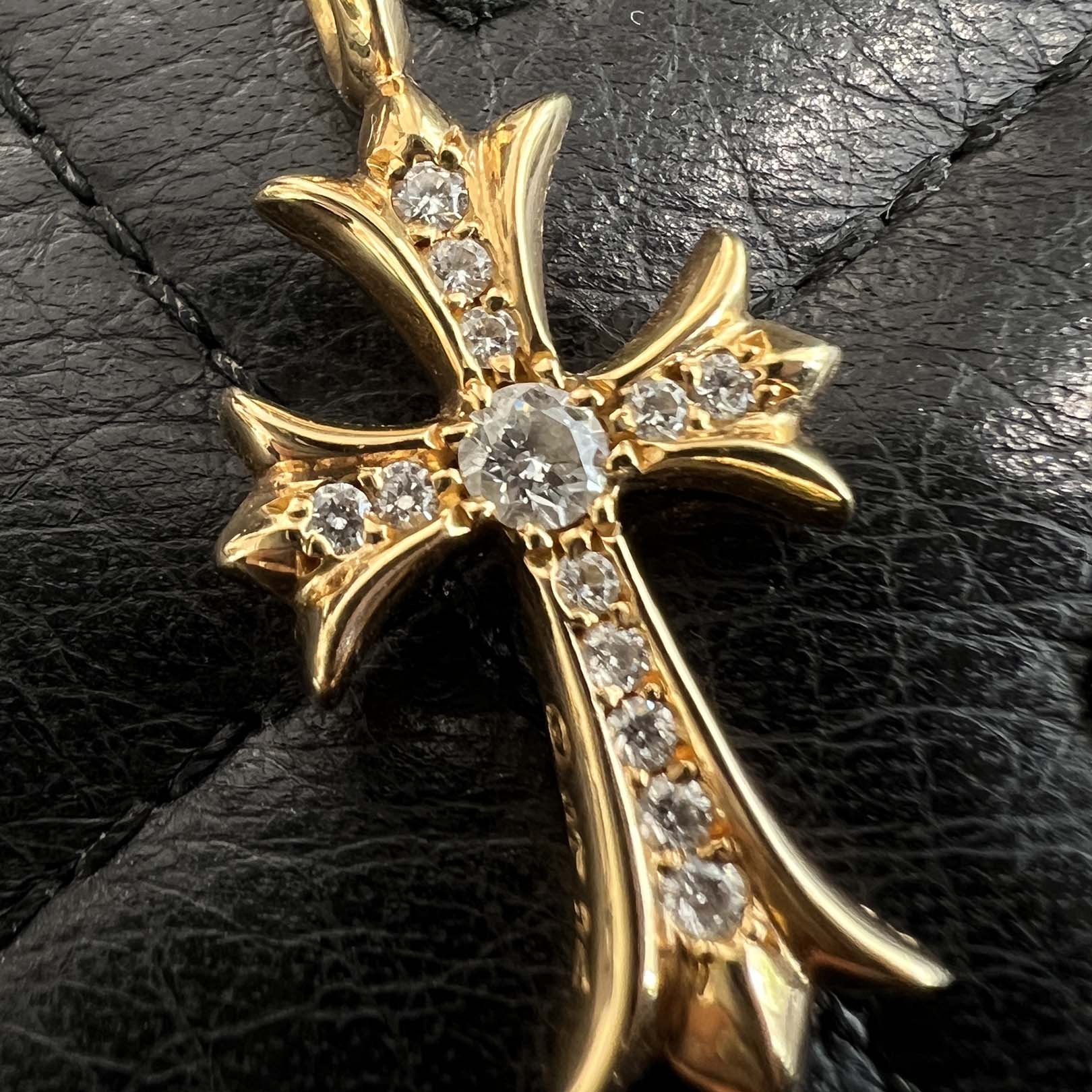 アクセサリー CHROME HEARTS TINY FAT CORSS P/DMND 22K Chrome Hearts 22k Rose Gold Tiny Fat Ruby Cross Pendant – Diamond