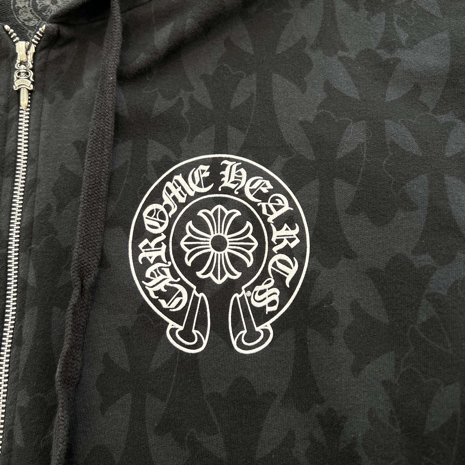 CHROME HEARTS 2024SS Graveyard Cemetery Cross Zip Up Hoodie Size L クロムハーツ グレイブヤード セメタリークロス ジップアップ フーディ 総柄 サイズL