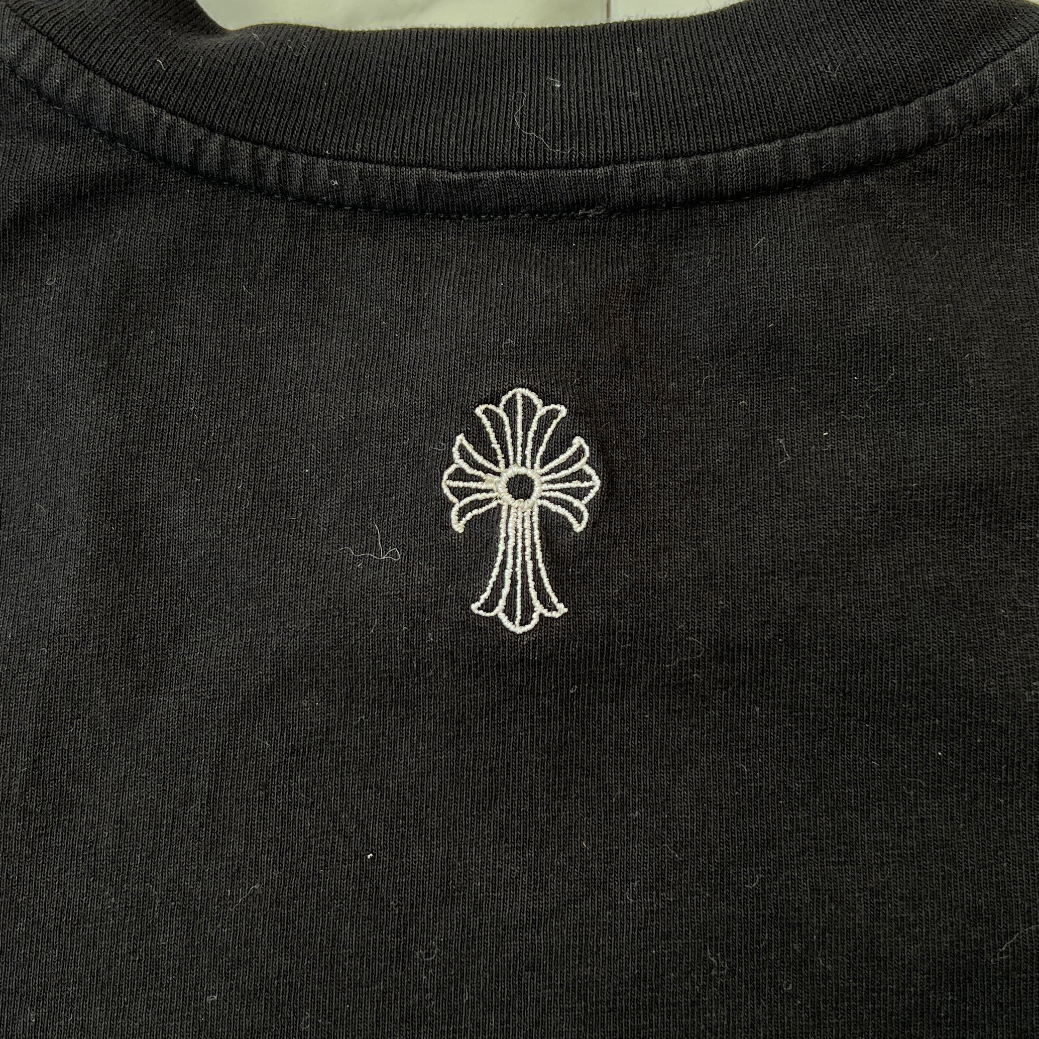 CHROME HEARTS Y NOT Vertical Logo Cross Embroidery Cropped Tee Size M クロムハーツ ワイノット バーティカルロゴ クロス刺繍 クロップドＴシャツ サイズＭ