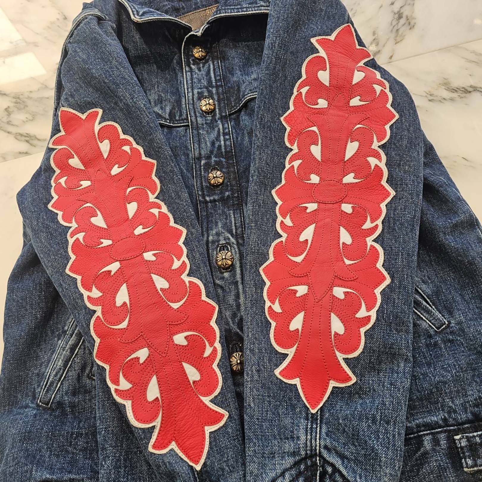 CHROME HEARTS Floral Cross Leather Patch Flare Knee Sleeve Denim Jacket Size XS クロムハーツ フローラルクロス レザーパッチ フレアニー スリーブ デニムジャケット サイズXS