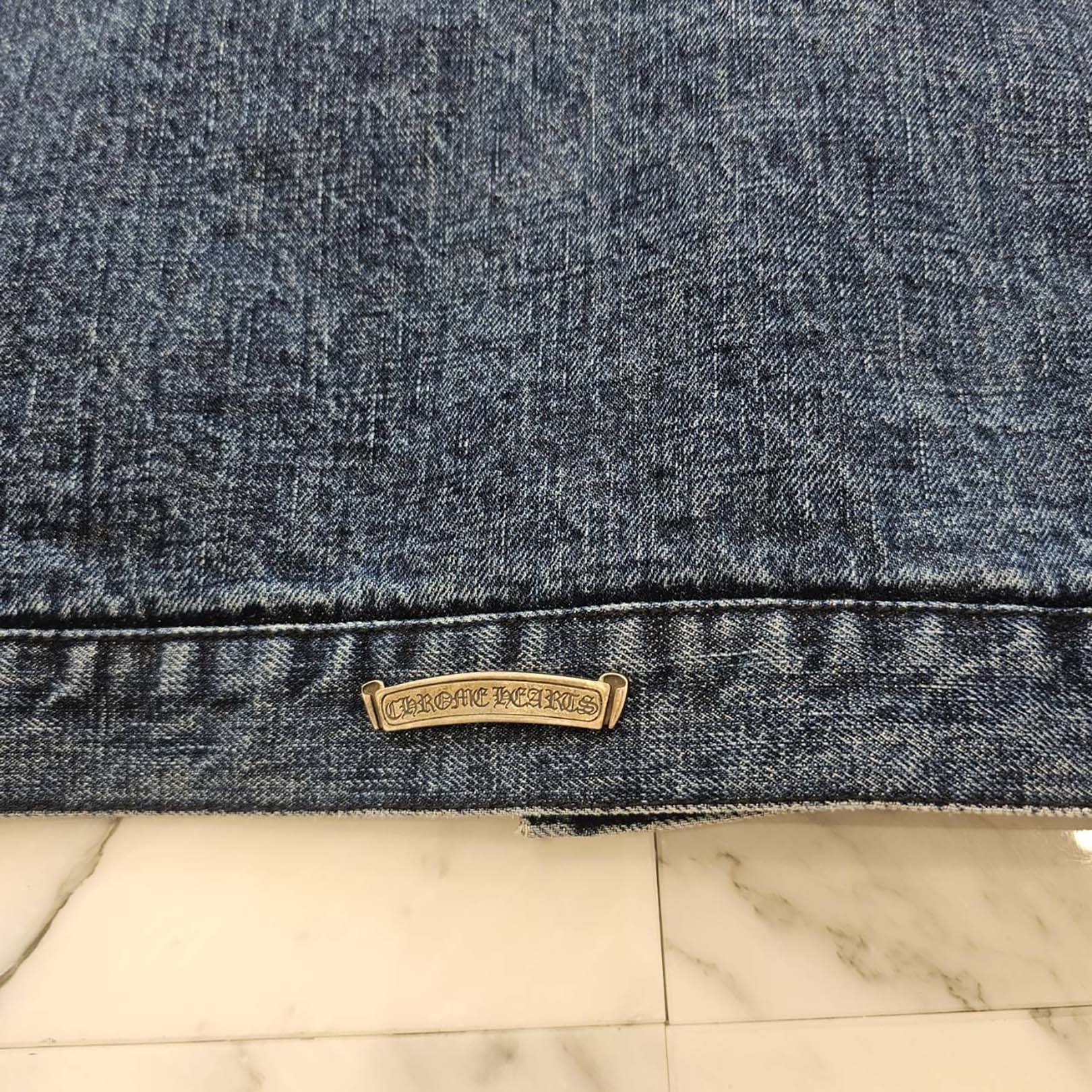 CHROME HEARTS Floral Cross Leather Patch Flare Knee Sleeve Denim Jacket Size XS クロムハーツ フローラルクロス レザーパッチ フレアニー スリーブ デニムジャケット サイズXS