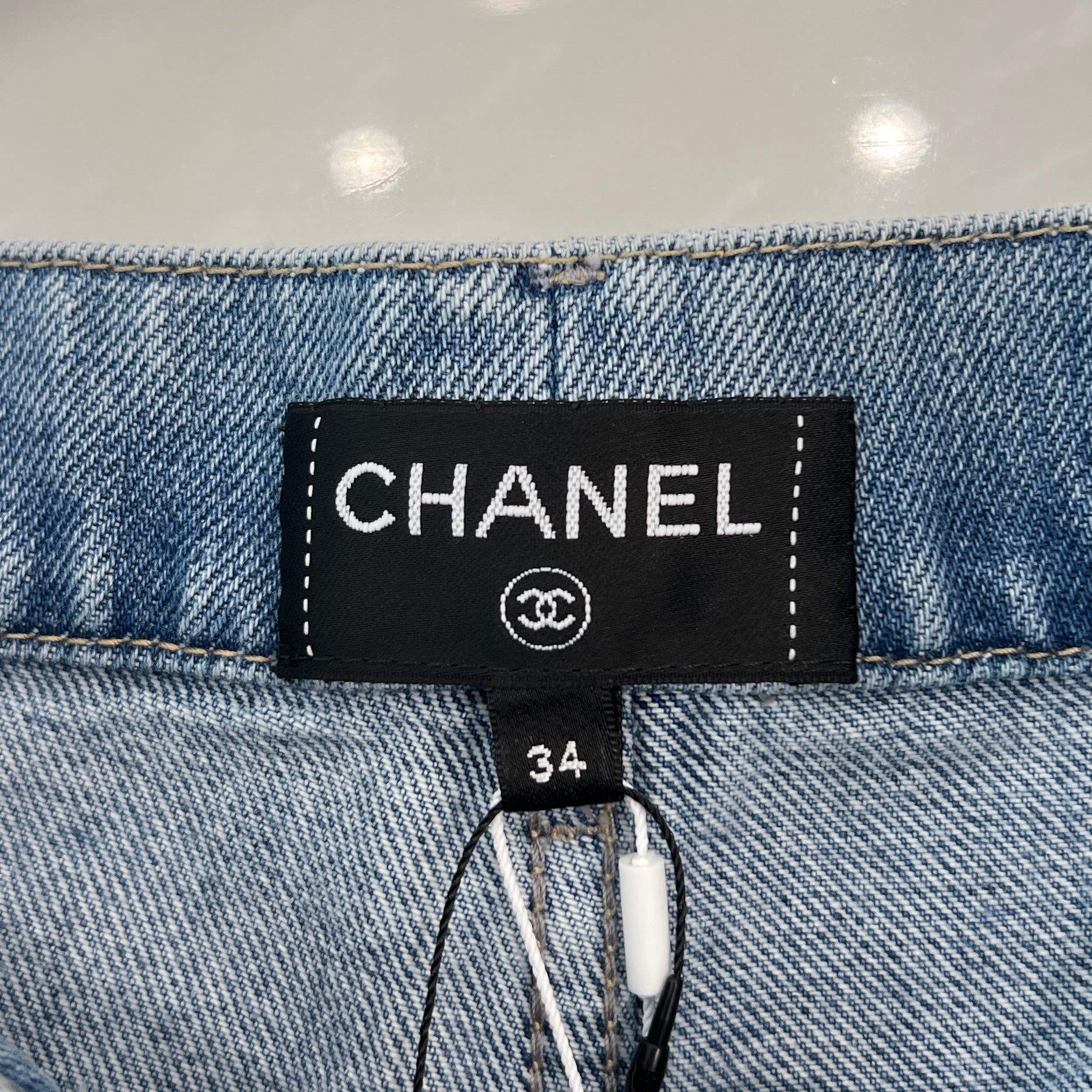 CHANEL 2025SS Coco Beach Collection Embroidery Denim Short Pants P78558 V71193 Size 34 シャネル ココビーチコレクション 刺繍 デニムショートパンツ サイズ34