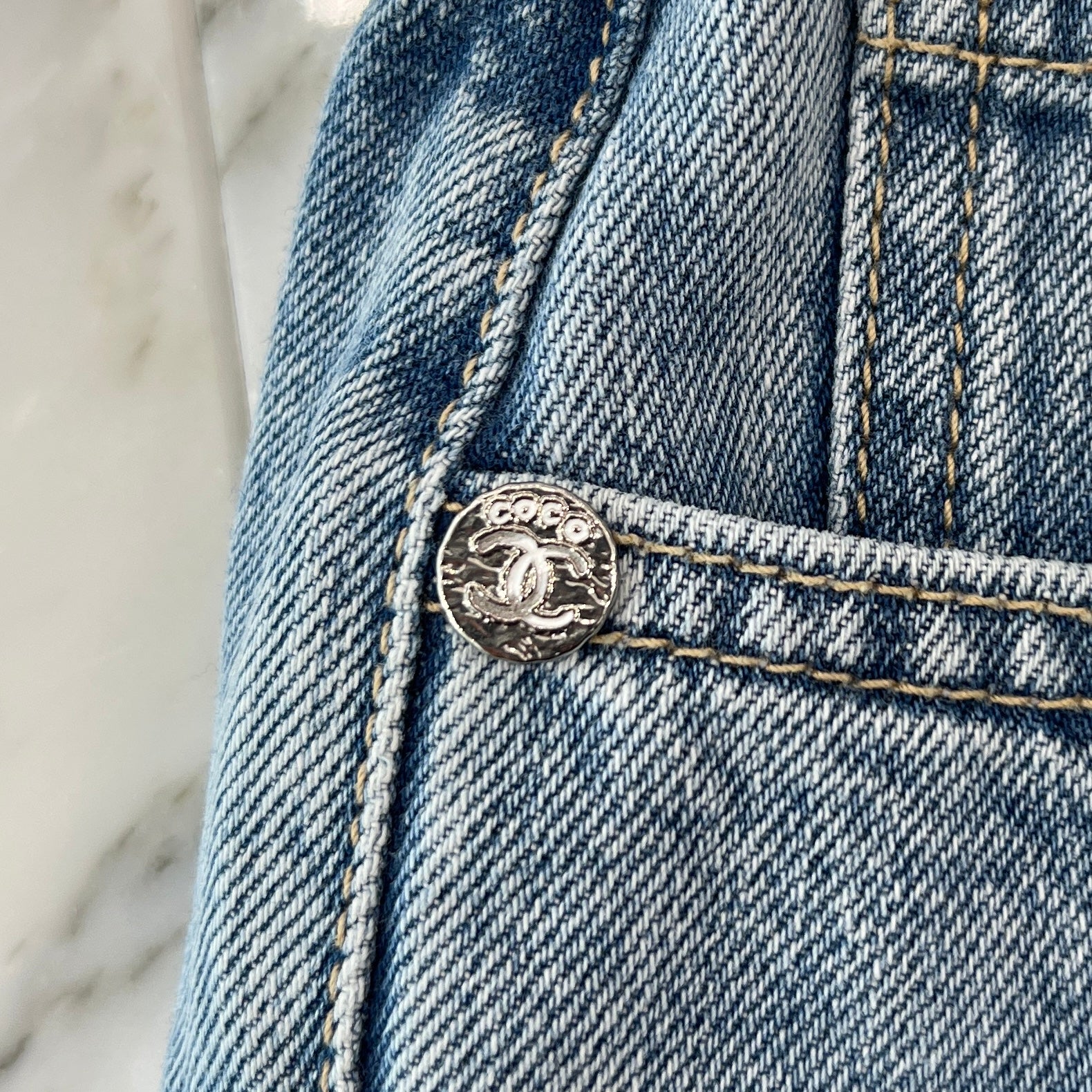 CHANEL 2025SS Coco Beach Collection Embroidery Denim Short