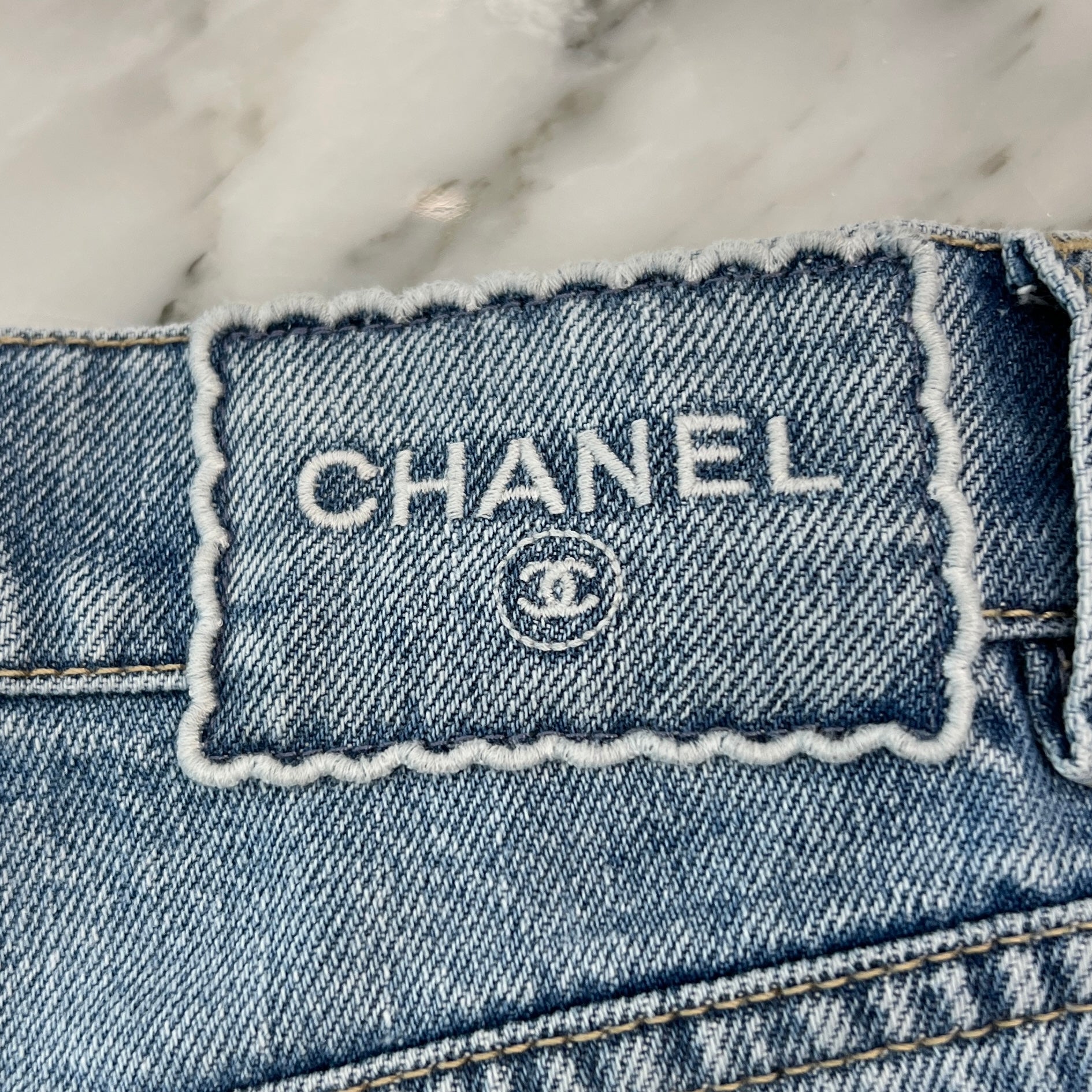 CHANEL 2025SS Coco Beach Collection Embroidery Denim Short Pants P78558 V71193 Size 34 シャネル ココビーチコレクション 刺繍 デニムショートパンツ サイズ34