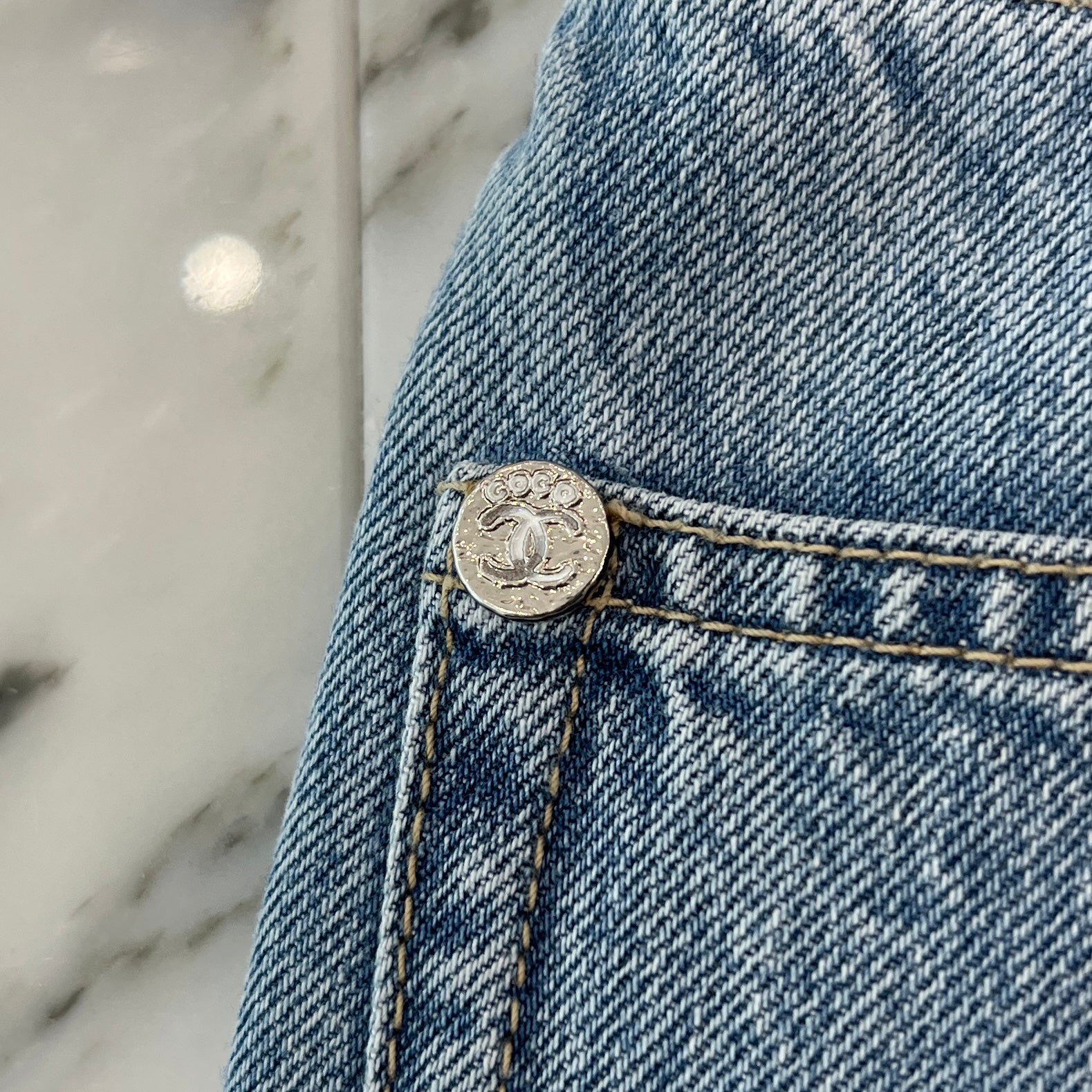 CHANEL 2025SS Coco Beach Collection Embroidery Denim Short Pants P78558 V71193 Size 34 シャネル ココビーチコレクション 刺繍 デニムショートパンツ サイズ34