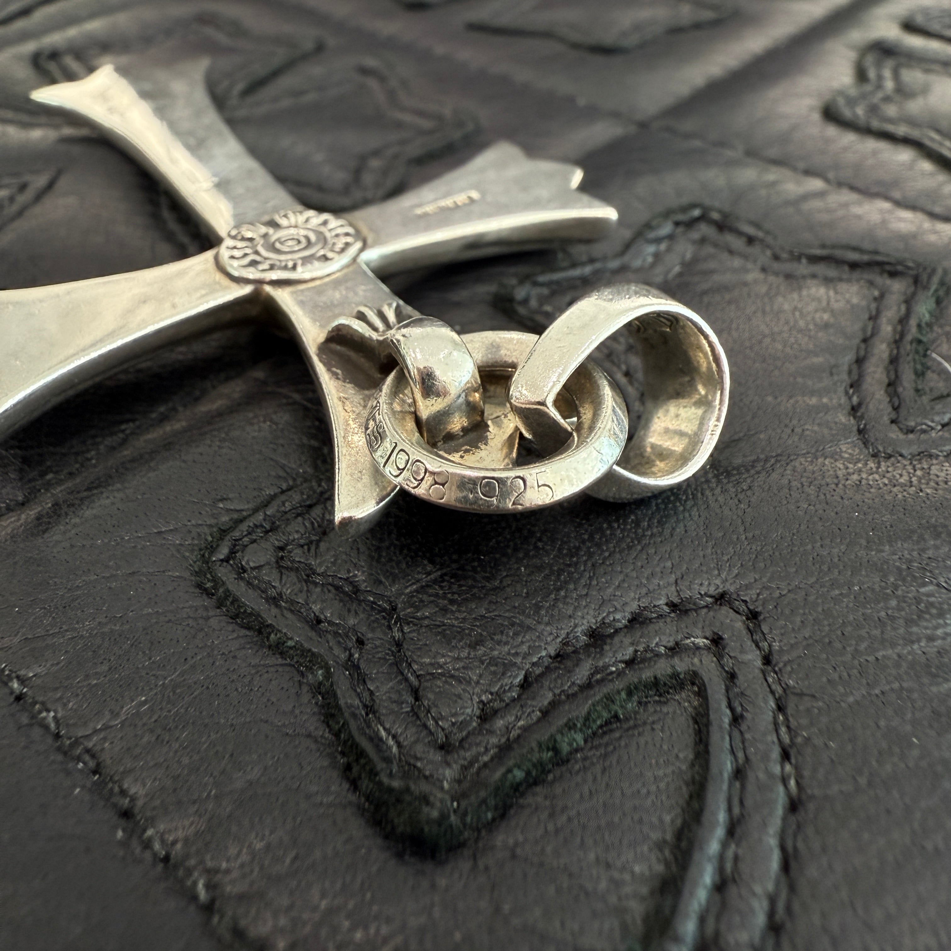 CHROME HEARTS Large Cross With Bail Pendant Top クロムハーツ