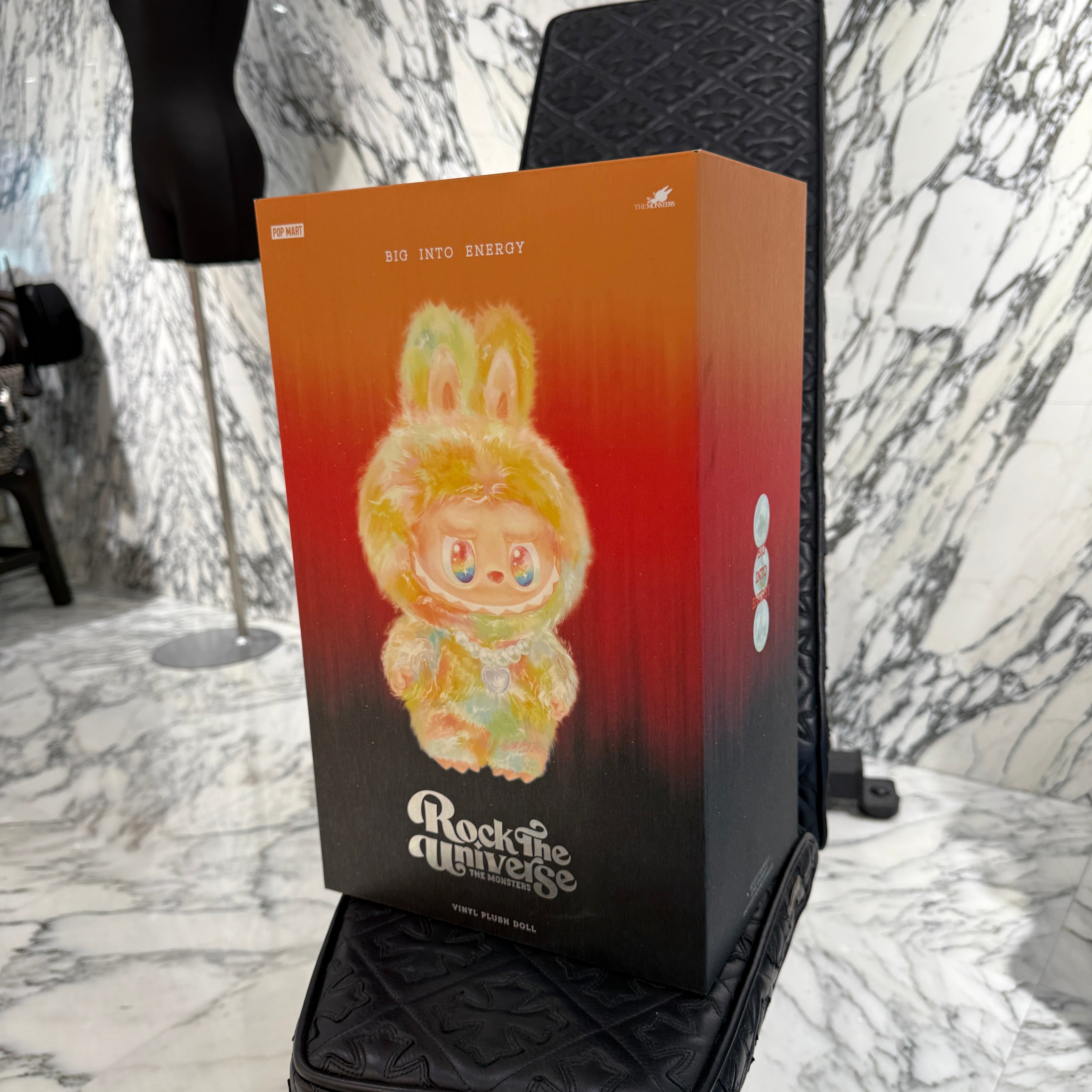 POP MART The Monsters Big Into Energy Series "ROCK THE UNIVERSE" LABUBU Stuffed Toy ポップマート ザ・モンスターズ ビッグ イントゥー エナジー "ロック・ザ・ユニバース" ラブブ ぬいぐるみ