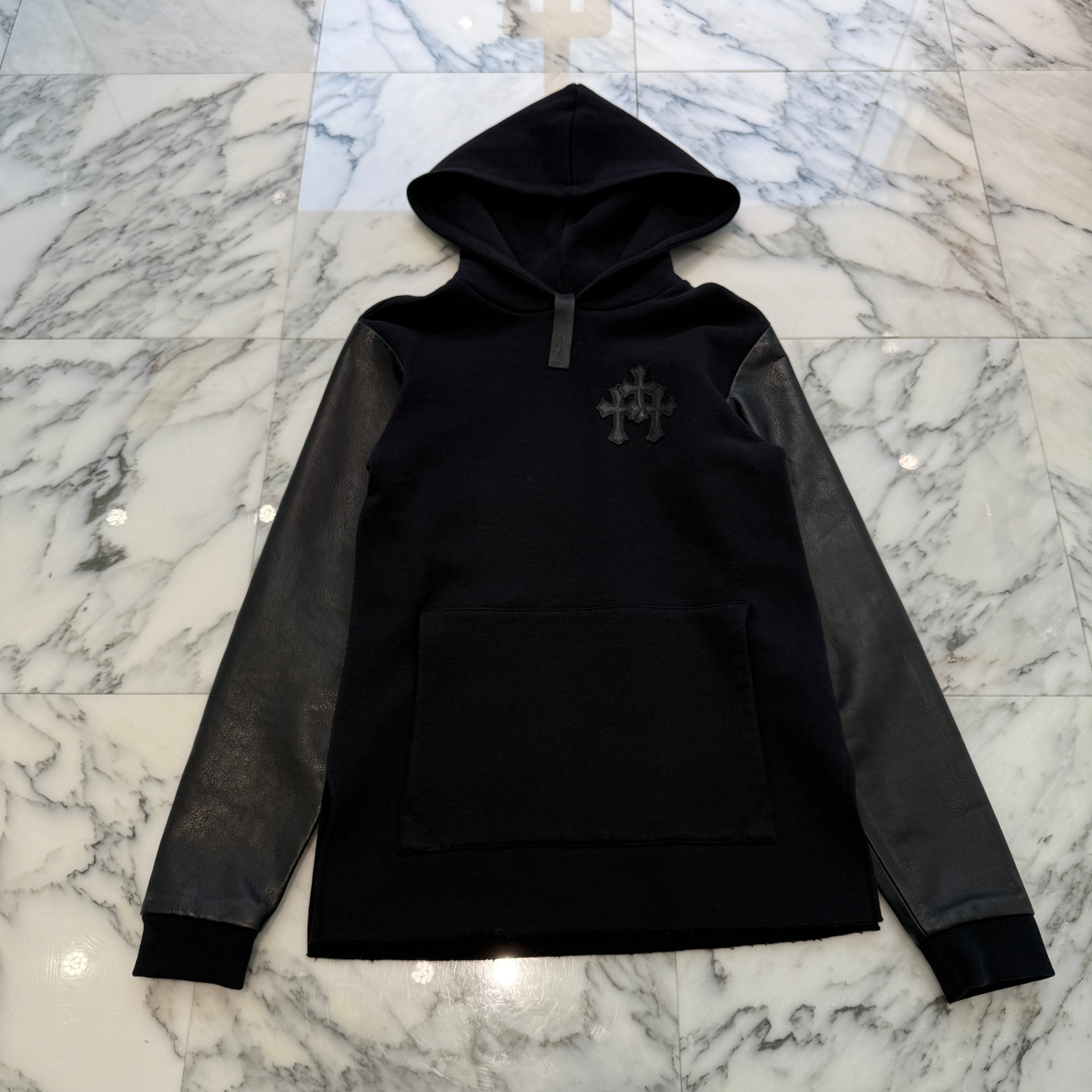 【美品】CHROME HEARTS【Y NOT Leather Cross Patch Arm Leather Switching Pullover Zip Hoodie/S】S クロムハーツ 袖レザー 26010001 CHROME HEARTS Y NOT Leather Cross Patch Arm Leather Switching