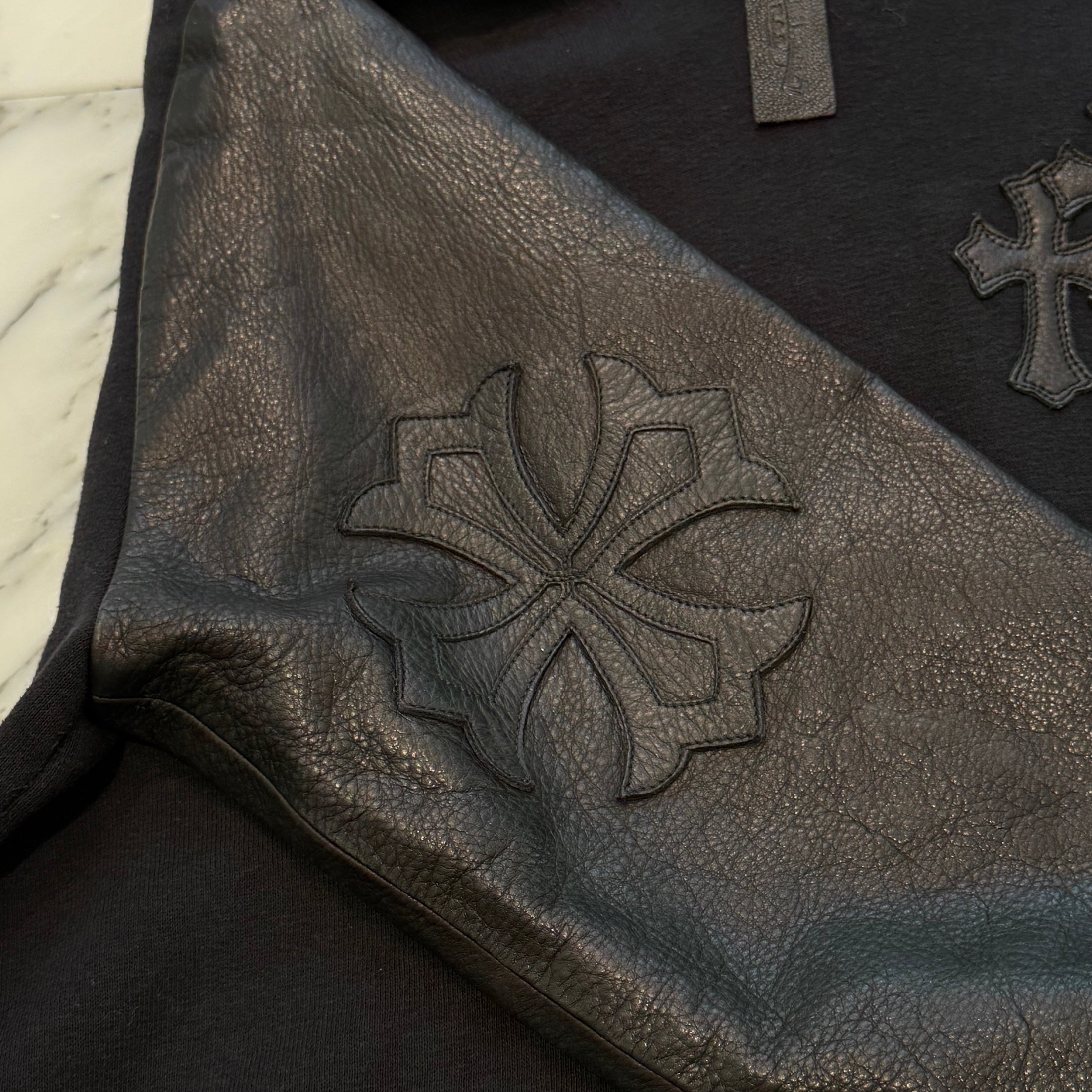 CHROME HEARTS Y NOT Leather Cross Patch Arm Leather Switching Pullover Hoodie Size S クロムハーツ ワイノット レザークロスパッチ アームレザー切替 プルオーバーフーディー サイズS