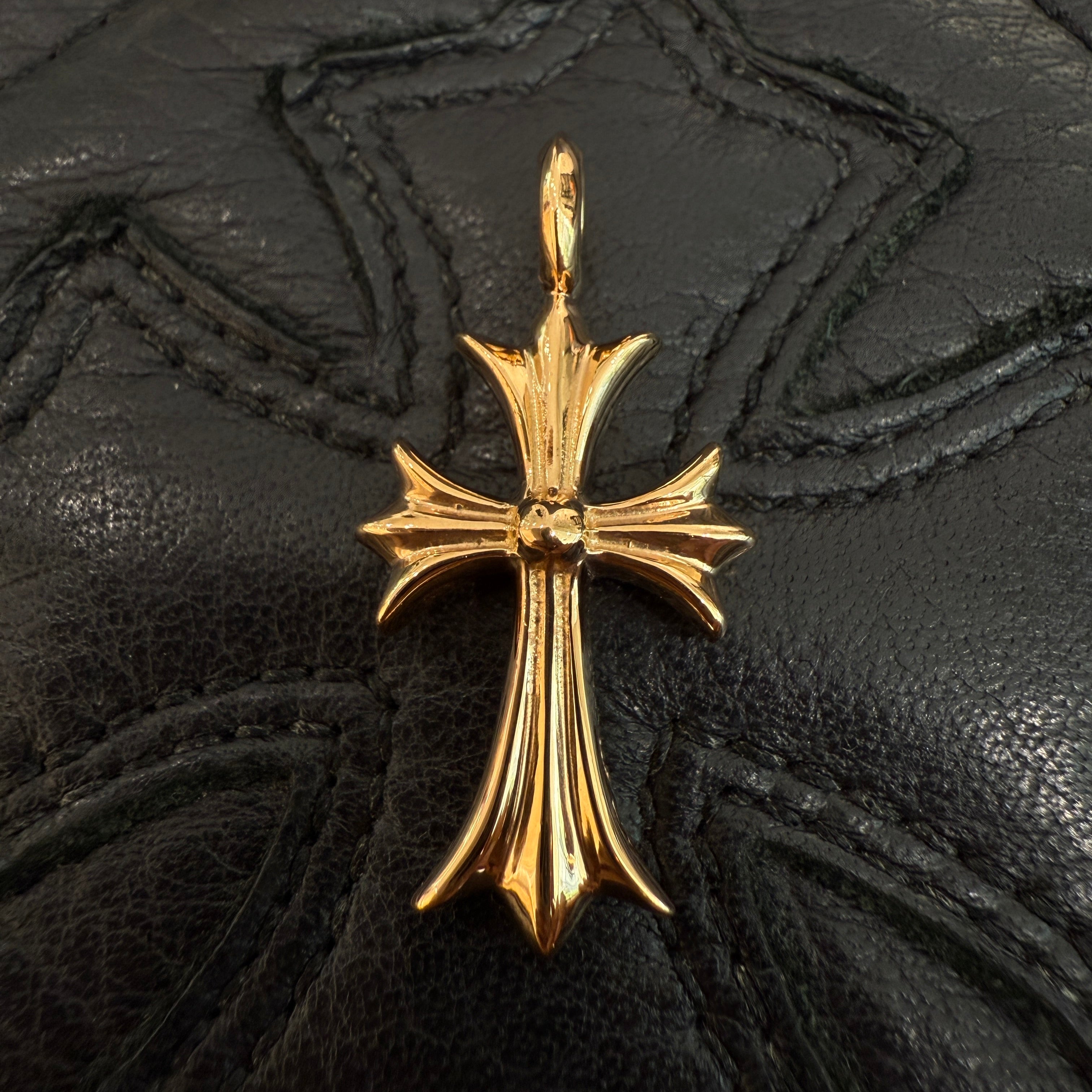 アクセサリー CHROME HEARTS TINY FAT CORSS P/DMND 22K Chrome Hearts 22k Rose Gold Tiny Fat Ruby Cross Pendant – Diamond