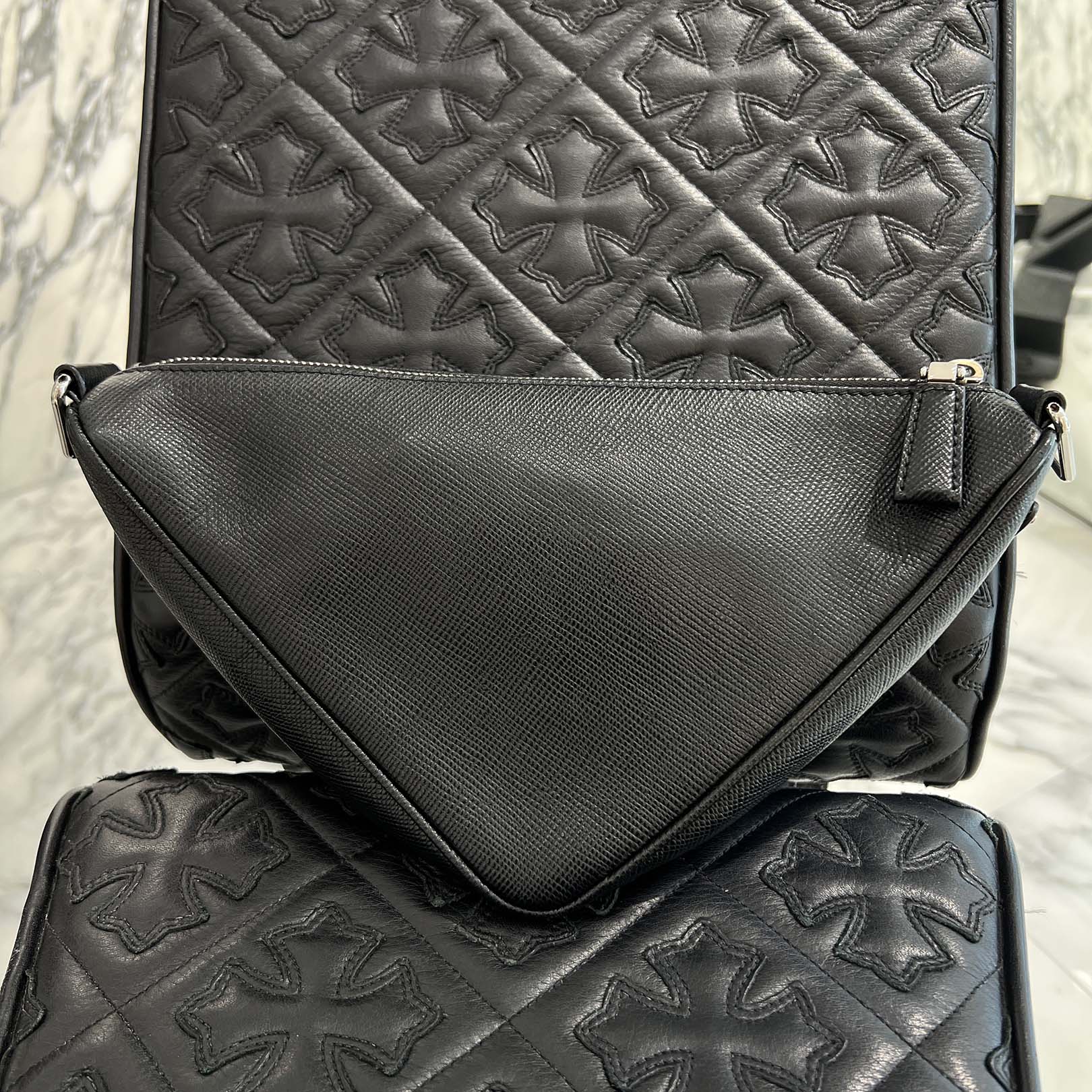 PRADA 2021AW Sarfiano Leather Triangle Shoulder Bag Medium プラダ サフィアーノレザー トライアングル ショルダーバッグ ミディアム