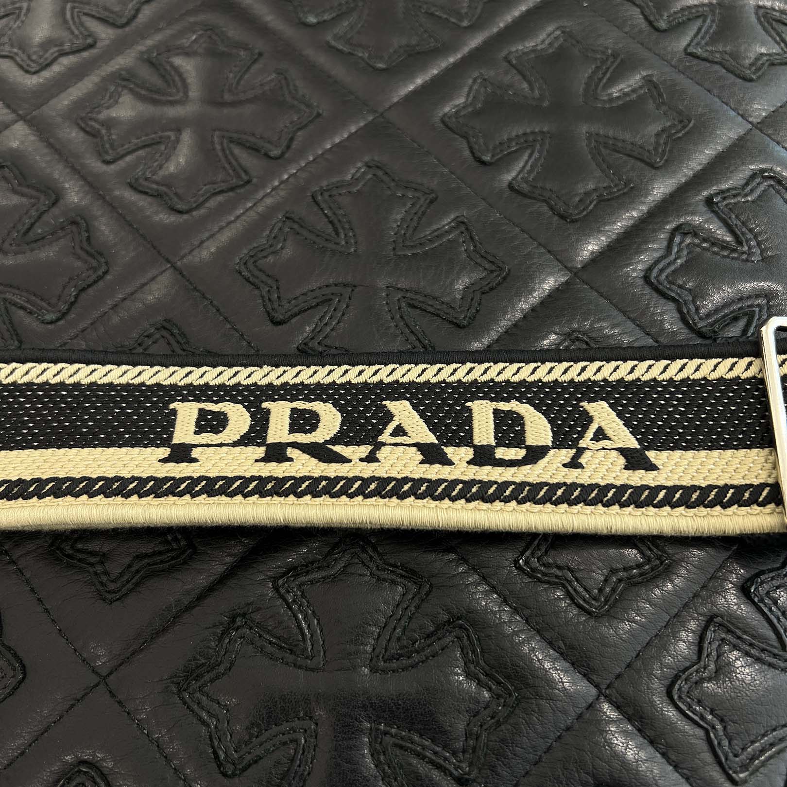 PRADA 2021AW Sarfiano Leather Triangle Shoulder Bag Medium プラダ サフィアーノレザー トライアングル ショルダーバッグ ミディアム