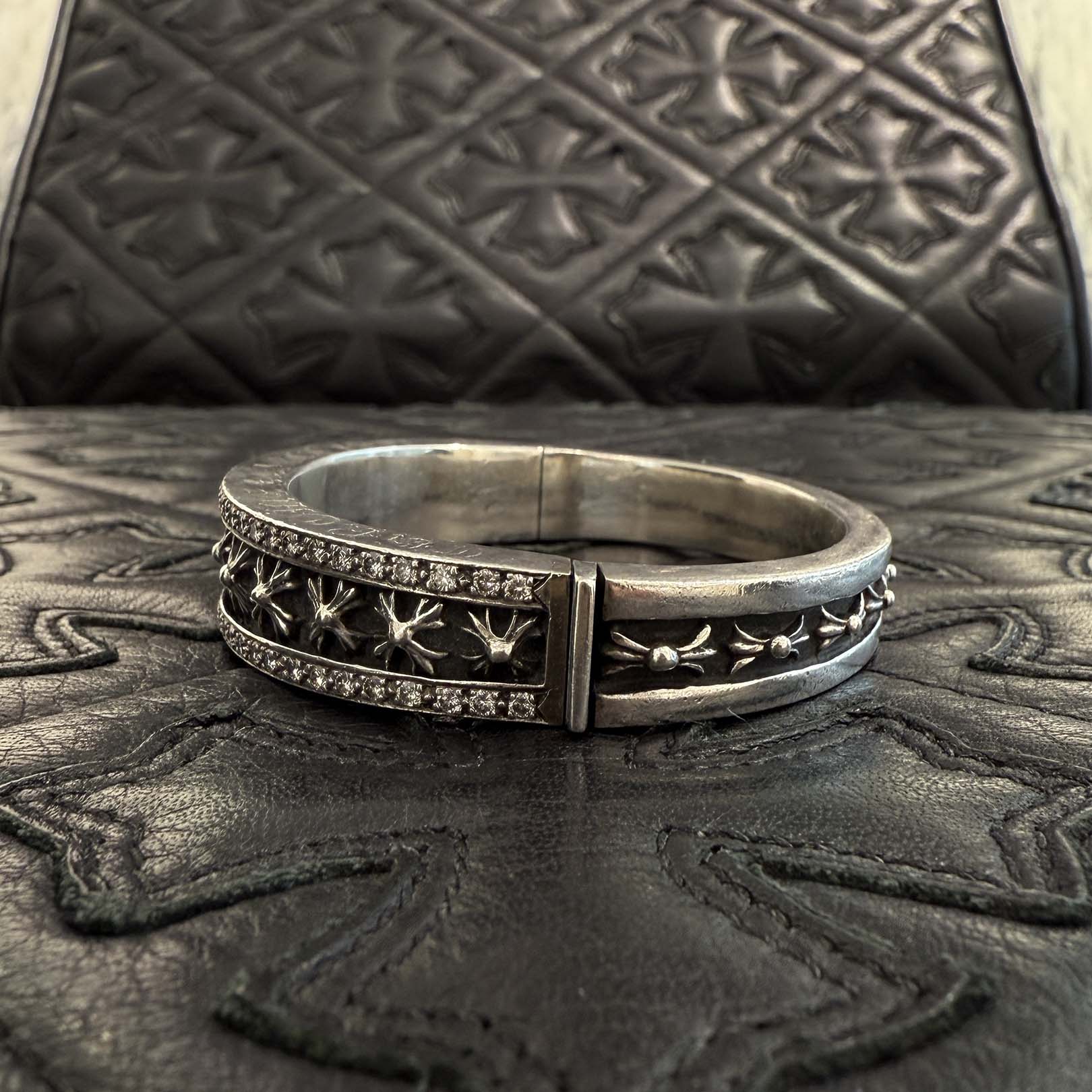 CHROME HEARTS NARROW V BAND CH Plus Bangle Pave Diamond クロムハーツ ナローVバンド CHプラス バングル パヴェダイヤモンド