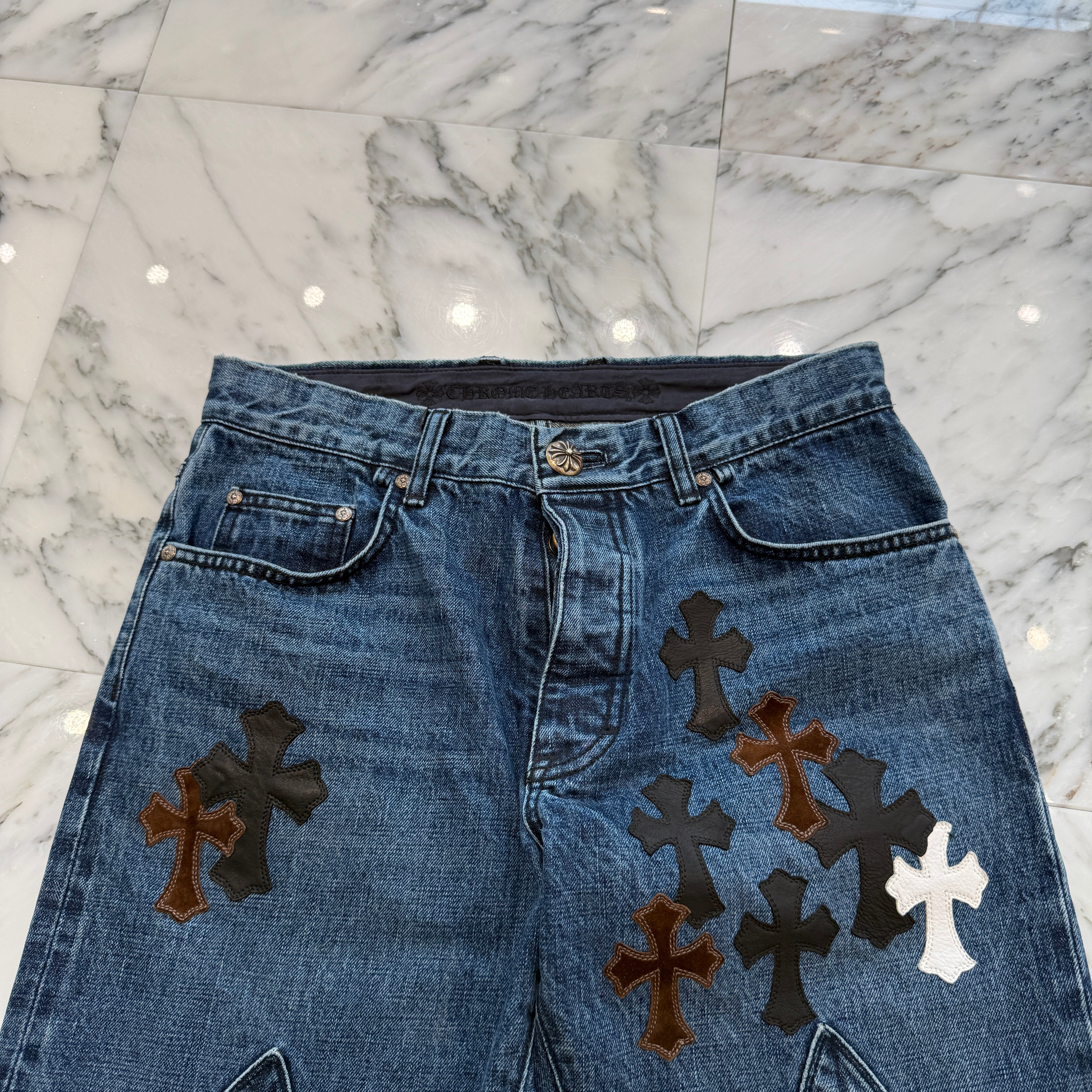 CHROME HEARTS Multi Leather Cross Patch Cross Ball Button Flare Knee Denim Pants Size 33 クロムハーツ マルチレザークロスパッチ クロスボールボタン フレアニー デニムパンツ サイズ33