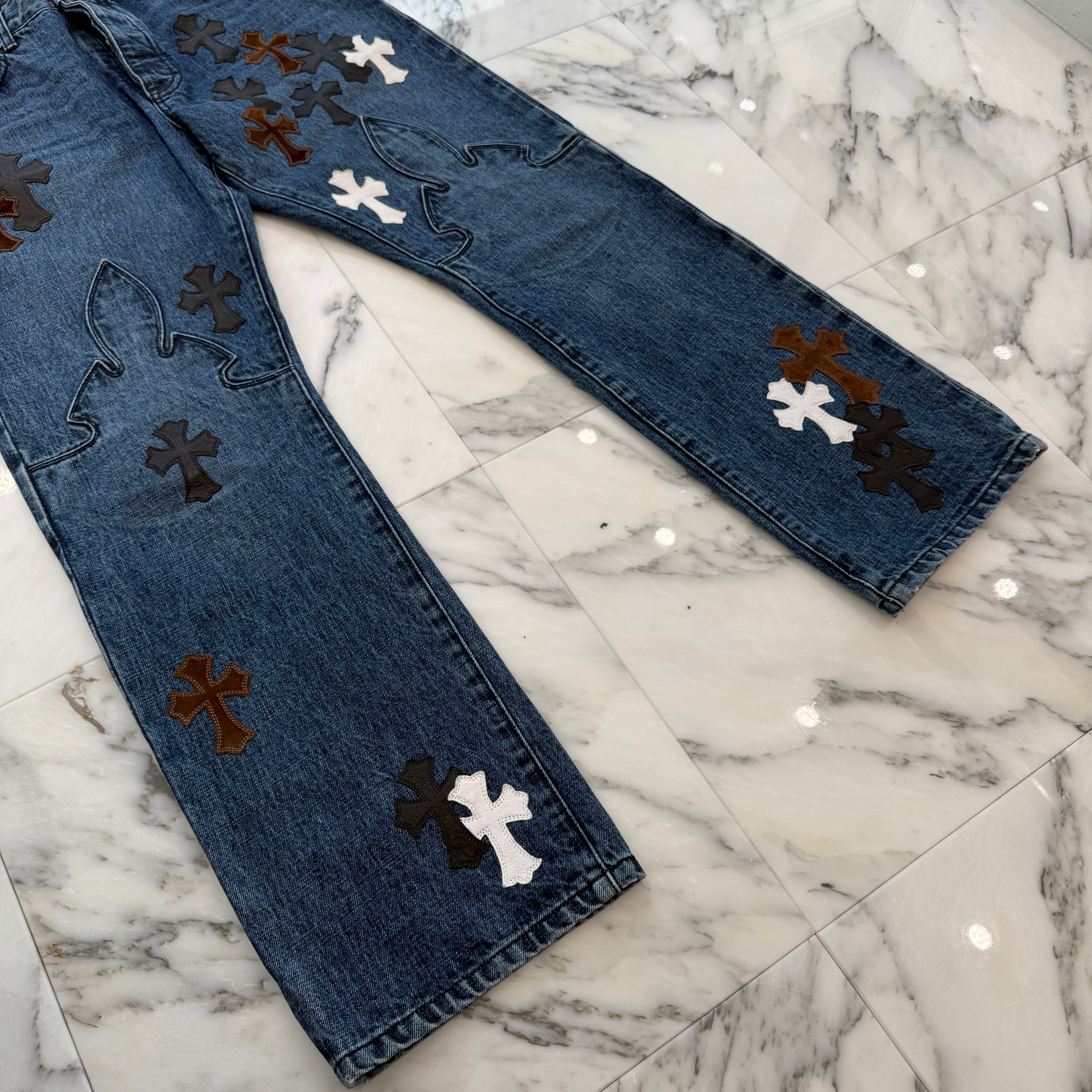 CHROME HEARTS Multi Leather Cross Patch Cross Ball Button Flare Knee Denim Pants Size 33 クロムハーツ マルチレザークロスパッチ クロスボールボタン フレアニー デニムパンツ サイズ33