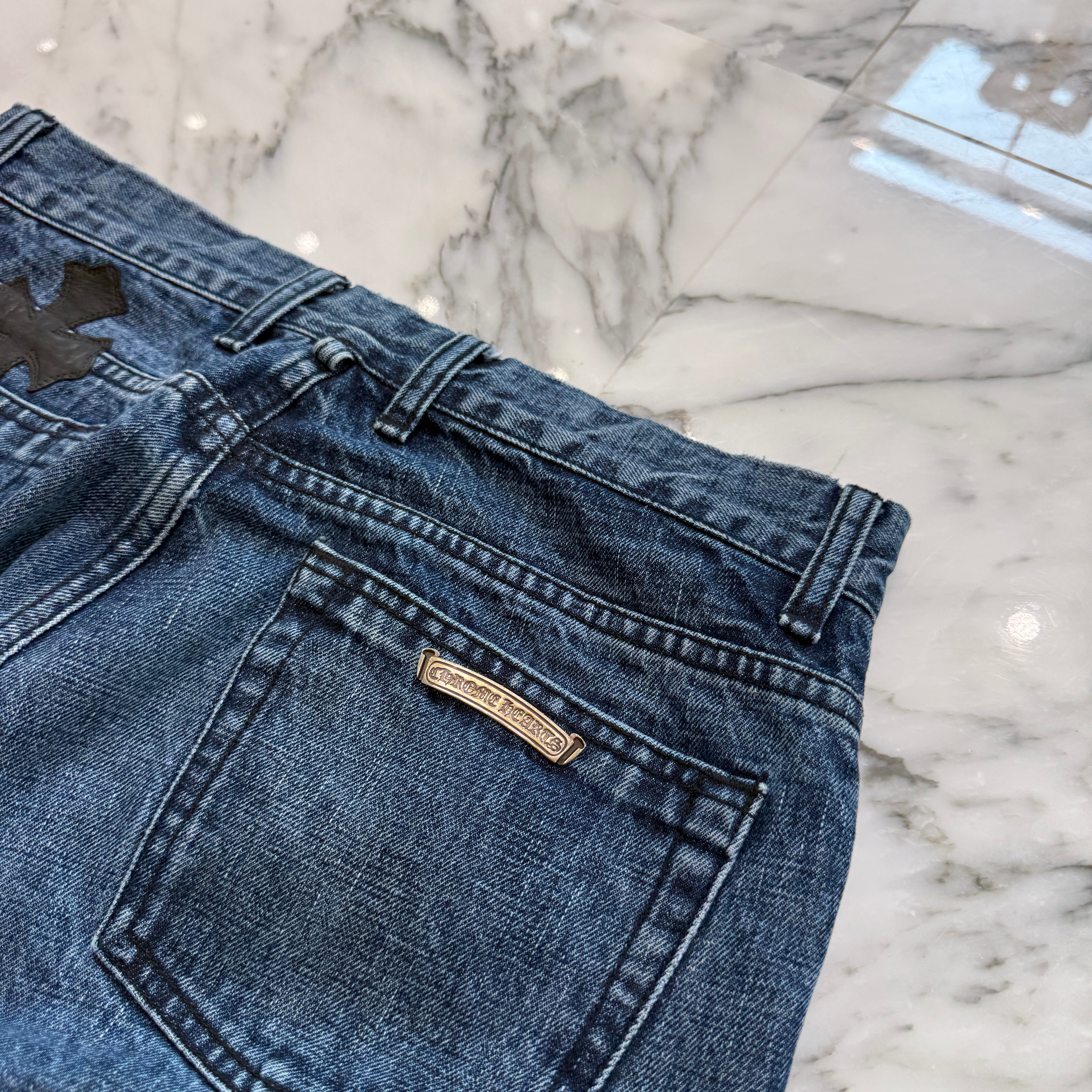 CHROME HEARTS Multi Leather Cross Patch Cross Ball Button Flare Knee Denim Pants Size 33 クロムハーツ マルチレザークロスパッチ クロスボールボタン フレアニー デニムパンツ サイズ33