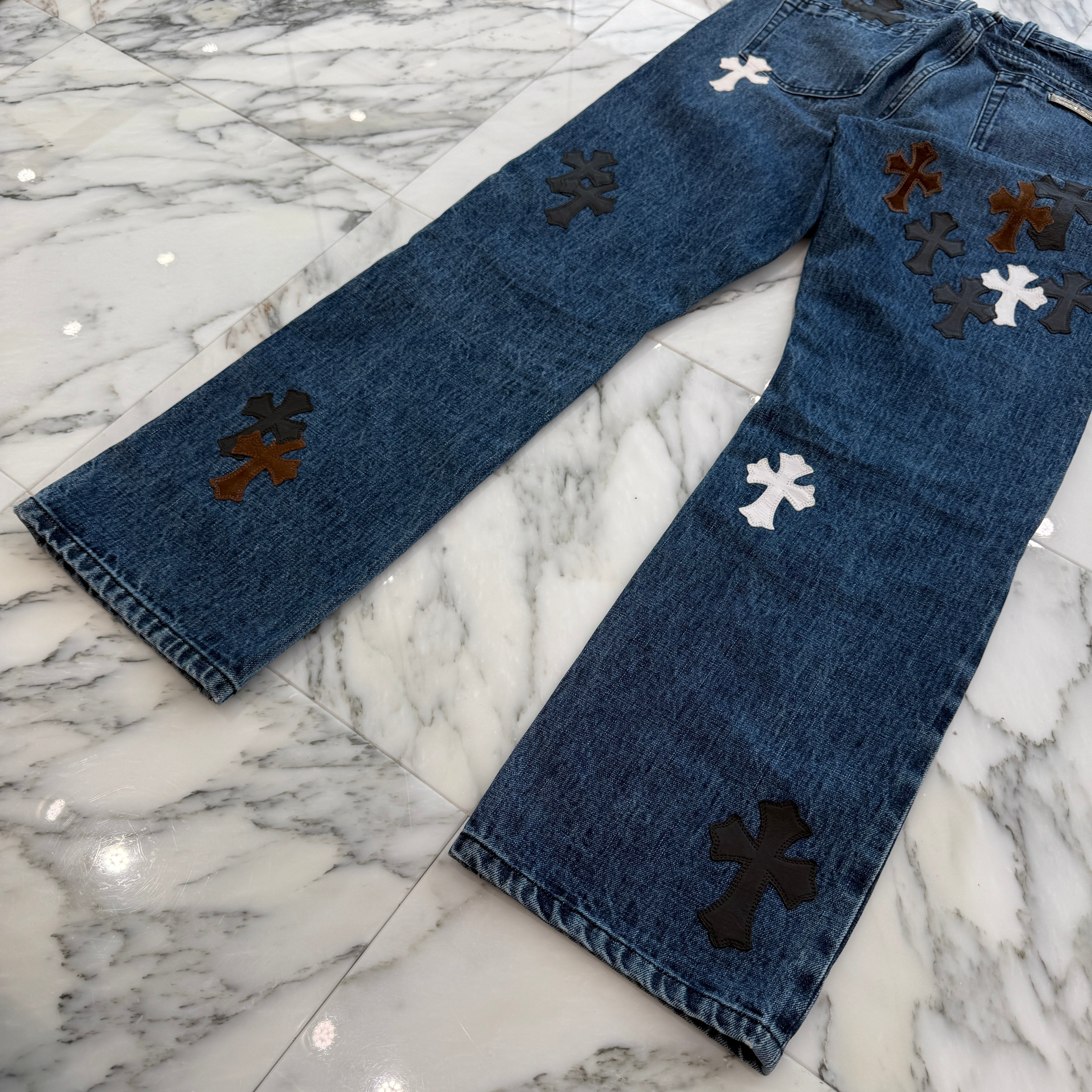 CHROME HEARTS Multi Leather Cross Patch Cross Ball Button Flare Knee Denim Pants Size 33 クロムハーツ マルチレザークロスパッチ クロスボールボタン フレアニー デニムパンツ サイズ33