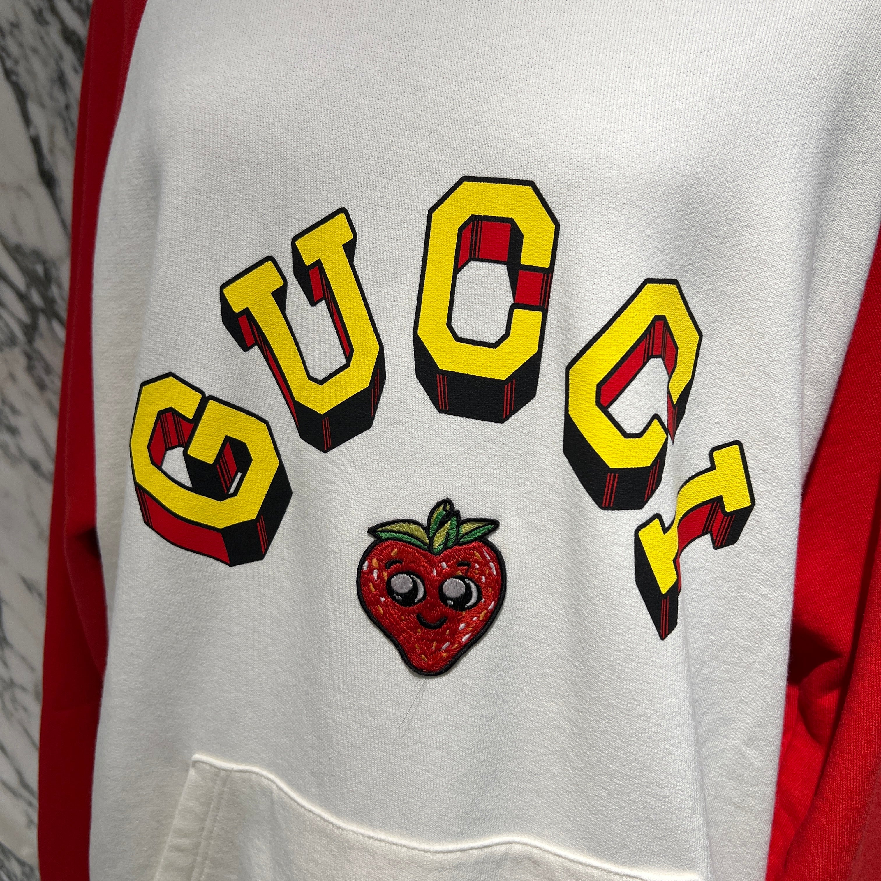 フ*ン様 クリーニング済 即完売モデル 美品GUCCI ストロベリー刺繍ポロシャ GUCCI 2024SS Strawberry Embroidery Jersey Hooded Sweat Shirt