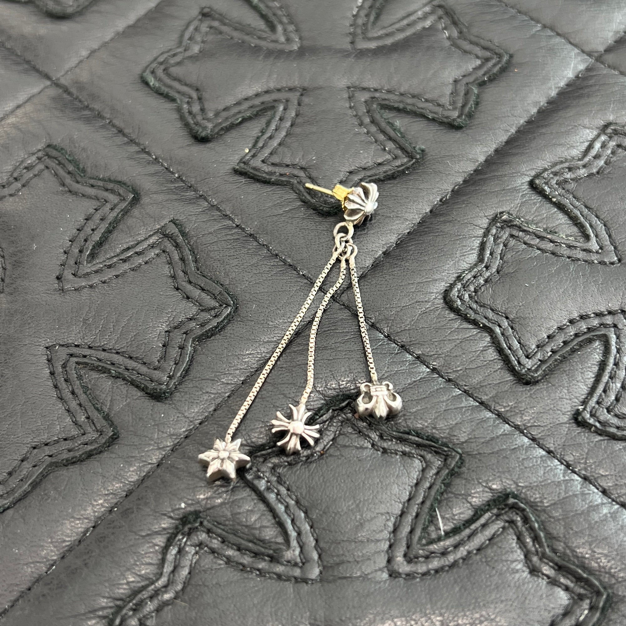 CHROME HEARTS 3 Chain Motifs JOJO EARRING クロムハーツ 3チェーンモチーフ ジョジョイヤリング