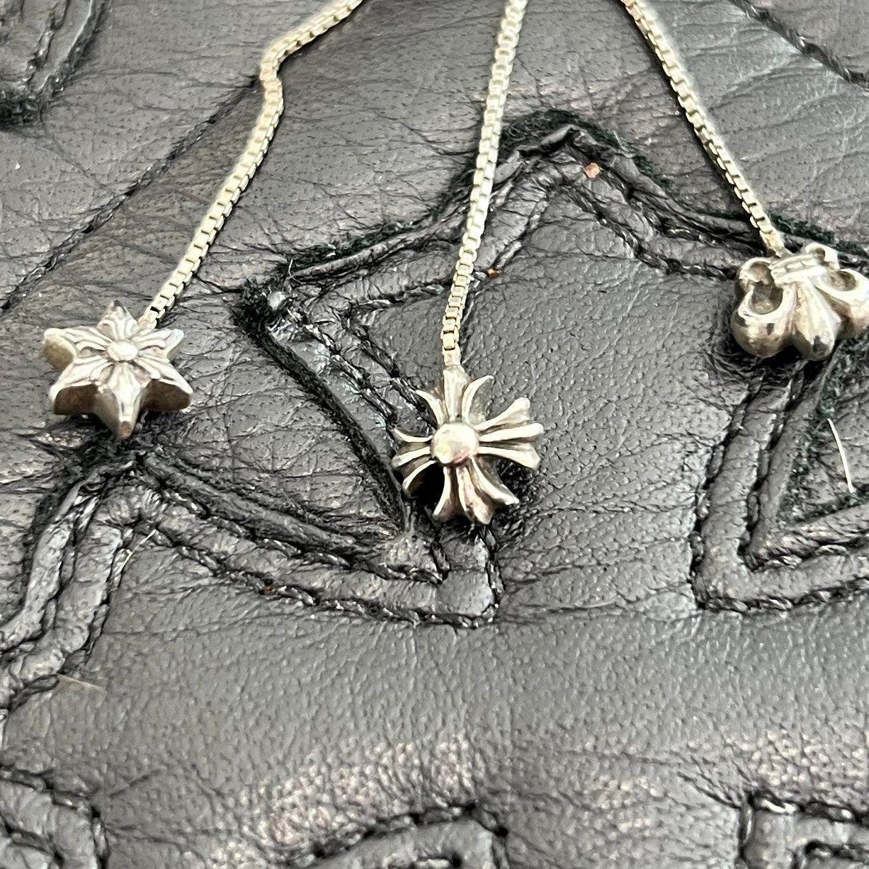 CHROME HEARTS 3 Chain Motifs JOJO EARRING クロムハーツ 3チェーンモチーフ ジョジョイヤリング