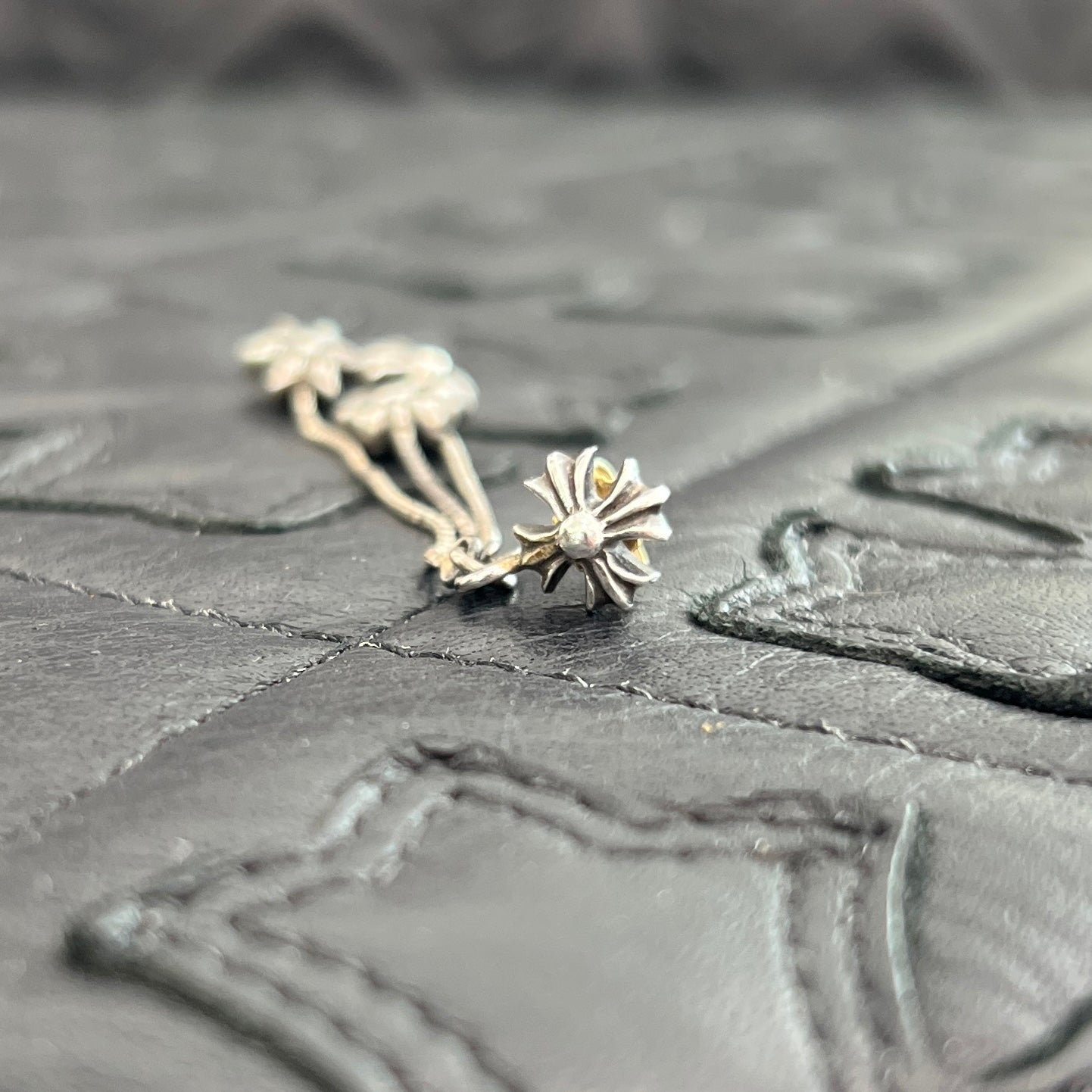 CHROME HEARTS 3 Chain Motifs JOJO EARRING クロムハーツ 3チェーンモチーフ ジョジョイヤリング