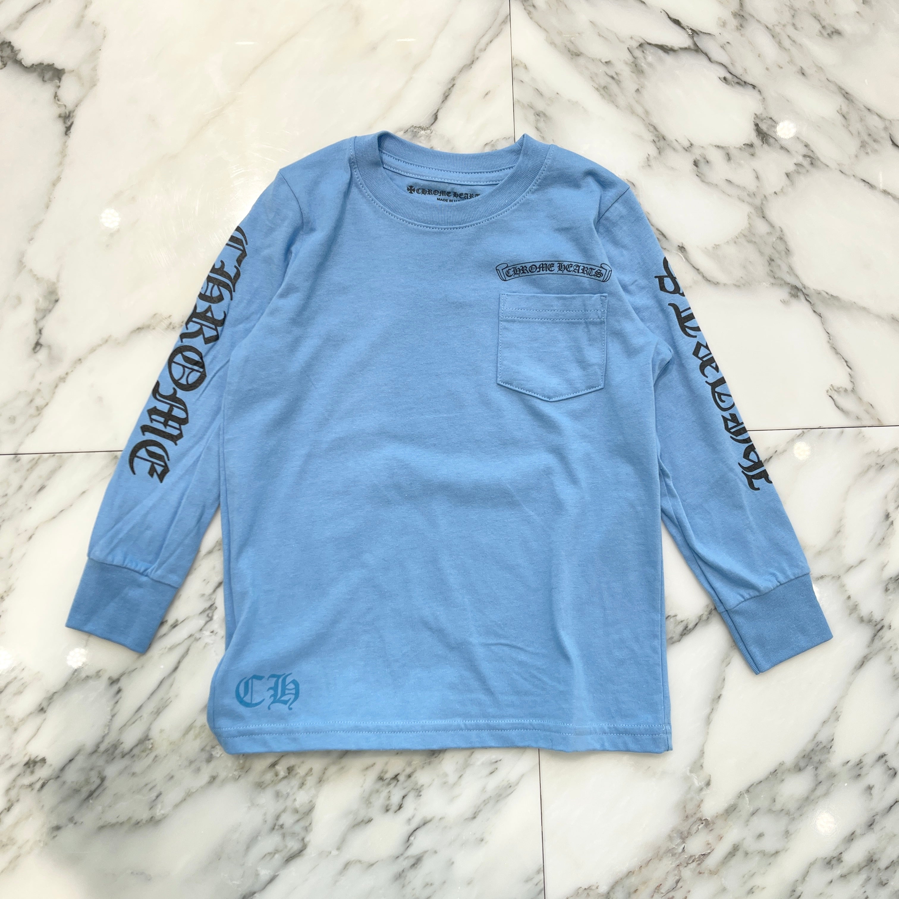 CHROME HEARTS Scroll Label Logo Baby Long Sleeve Tee Size 4T（100～105cm） クロムハ―ツ スクロールラベル ロゴ ベイビーロングスリーブTシャツ サイズ4T（100～105cm）