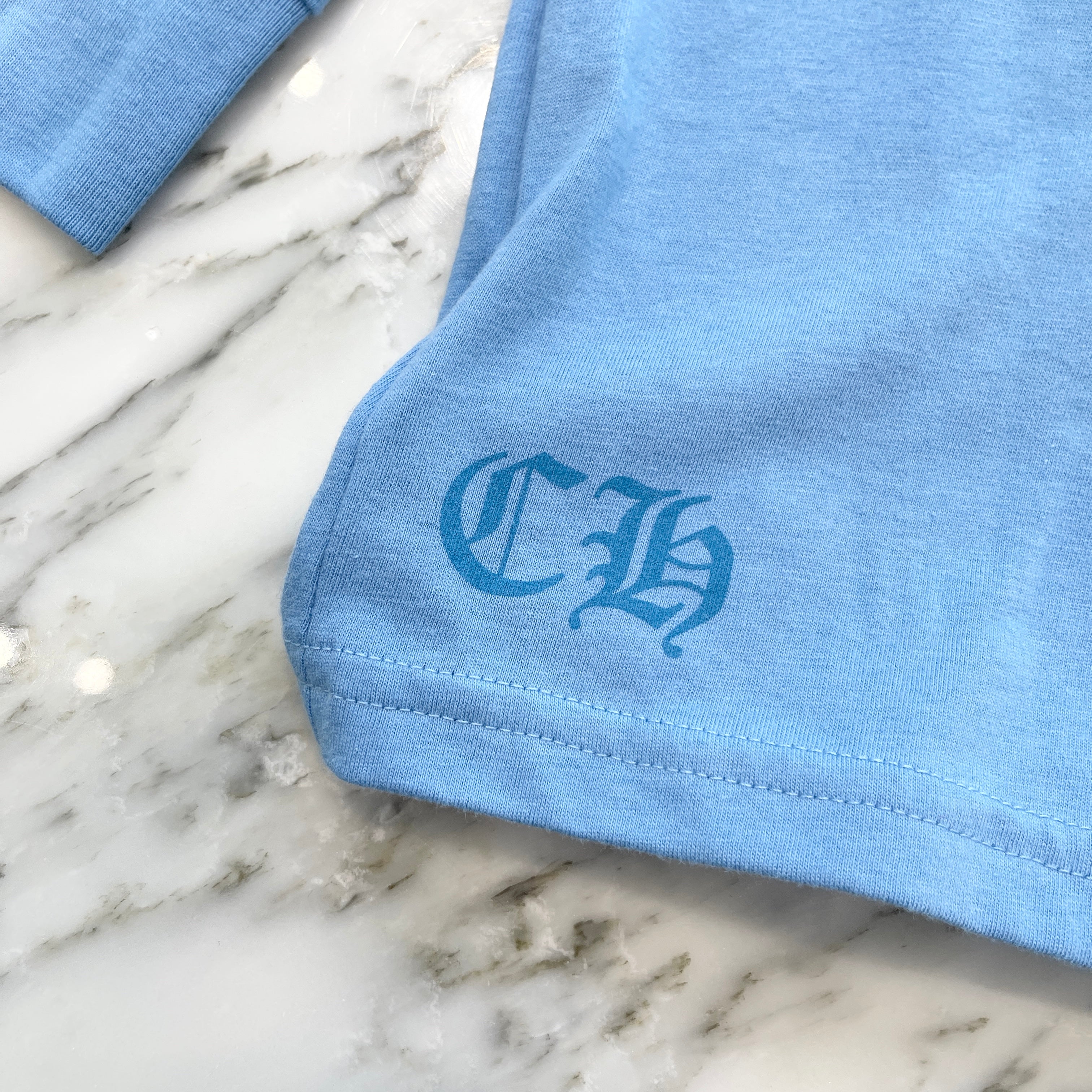 CHROME HEARTS Scroll Label Logo Baby Long Sleeve Tee Size 4T（100～105cm） クロムハ―ツ スクロールラベル ロゴ ベイビーロングスリーブTシャツ サイズ4T（100～105cm）