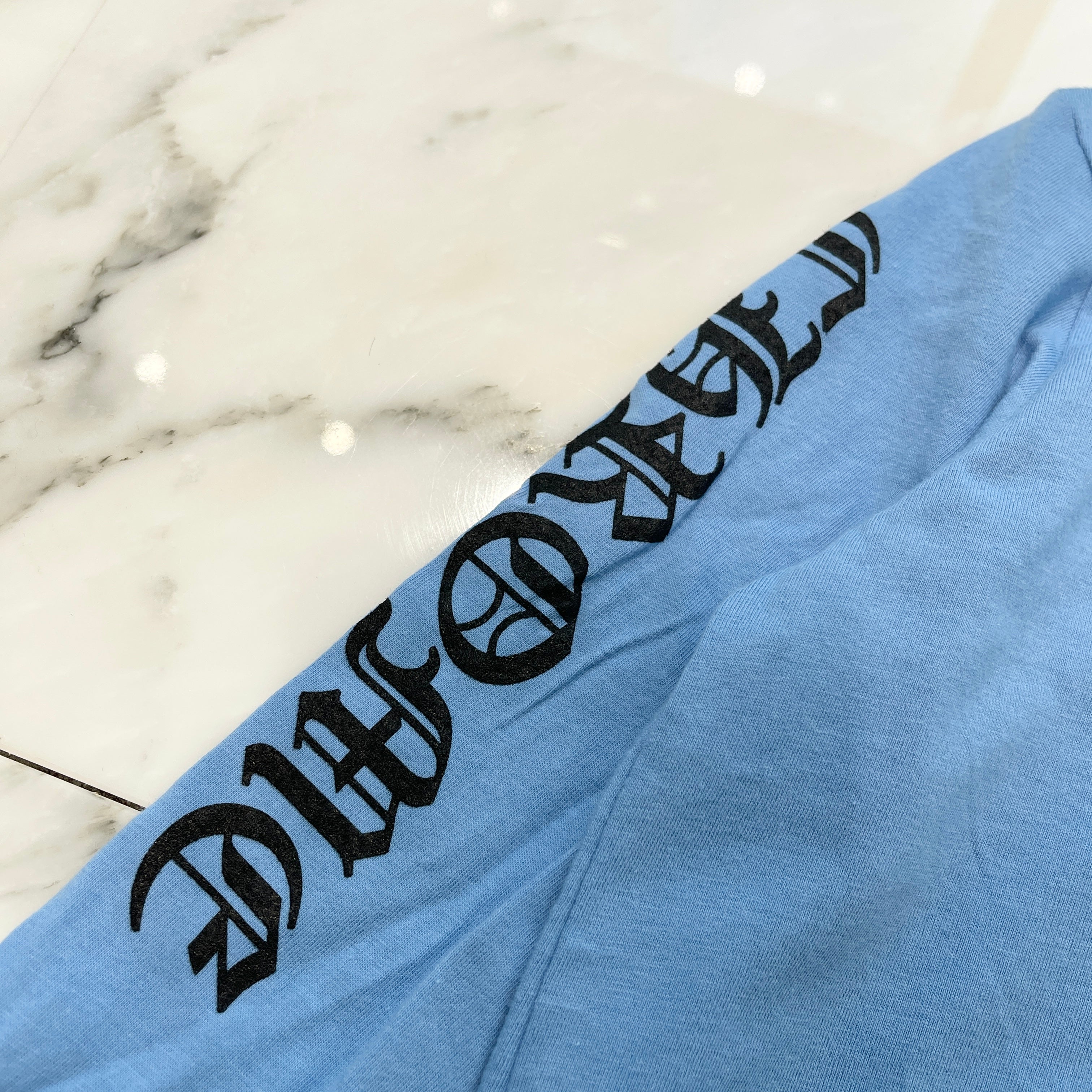 CHROME HEARTS Scroll Label Logo Baby Long Sleeve Tee Size 4T（100～105cm） クロムハ―ツ スクロールラベル ロゴ ベイビーロングスリーブTシャツ サイズ4T（100～105cm）