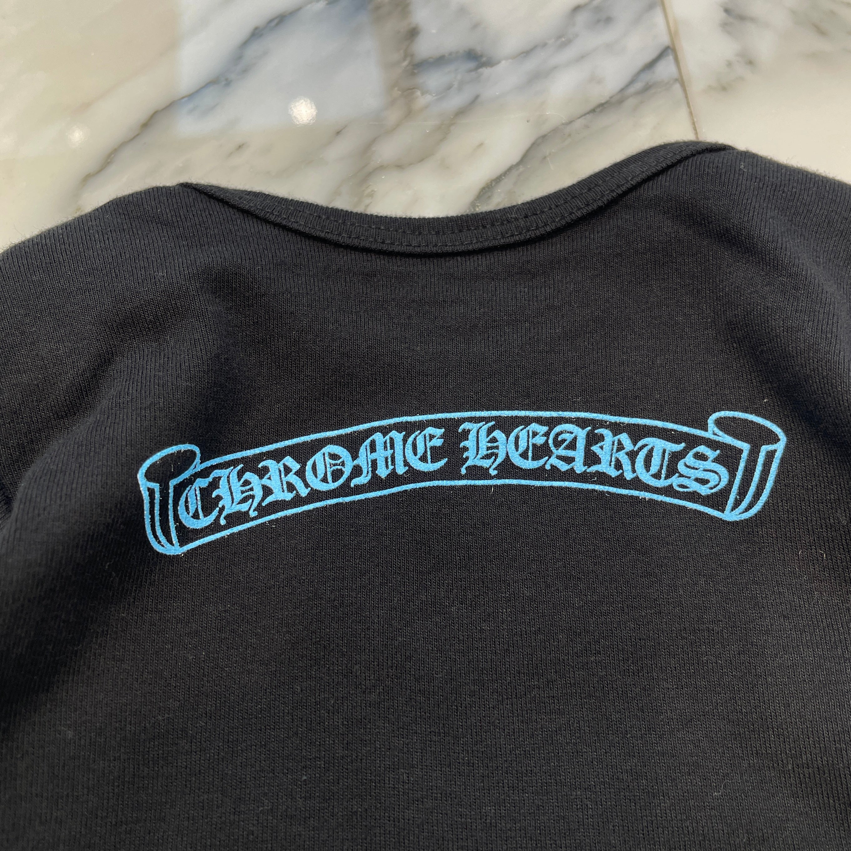 CHROME HEARTS Floral Cross Back Scroll Label Baby Long Sleeve Tee Size 6M（52/40）クロムハーツ フローラルクロス バックスクロールラベル ベビー ロングスリーブTシャツ サイズ6マンス（52/40）