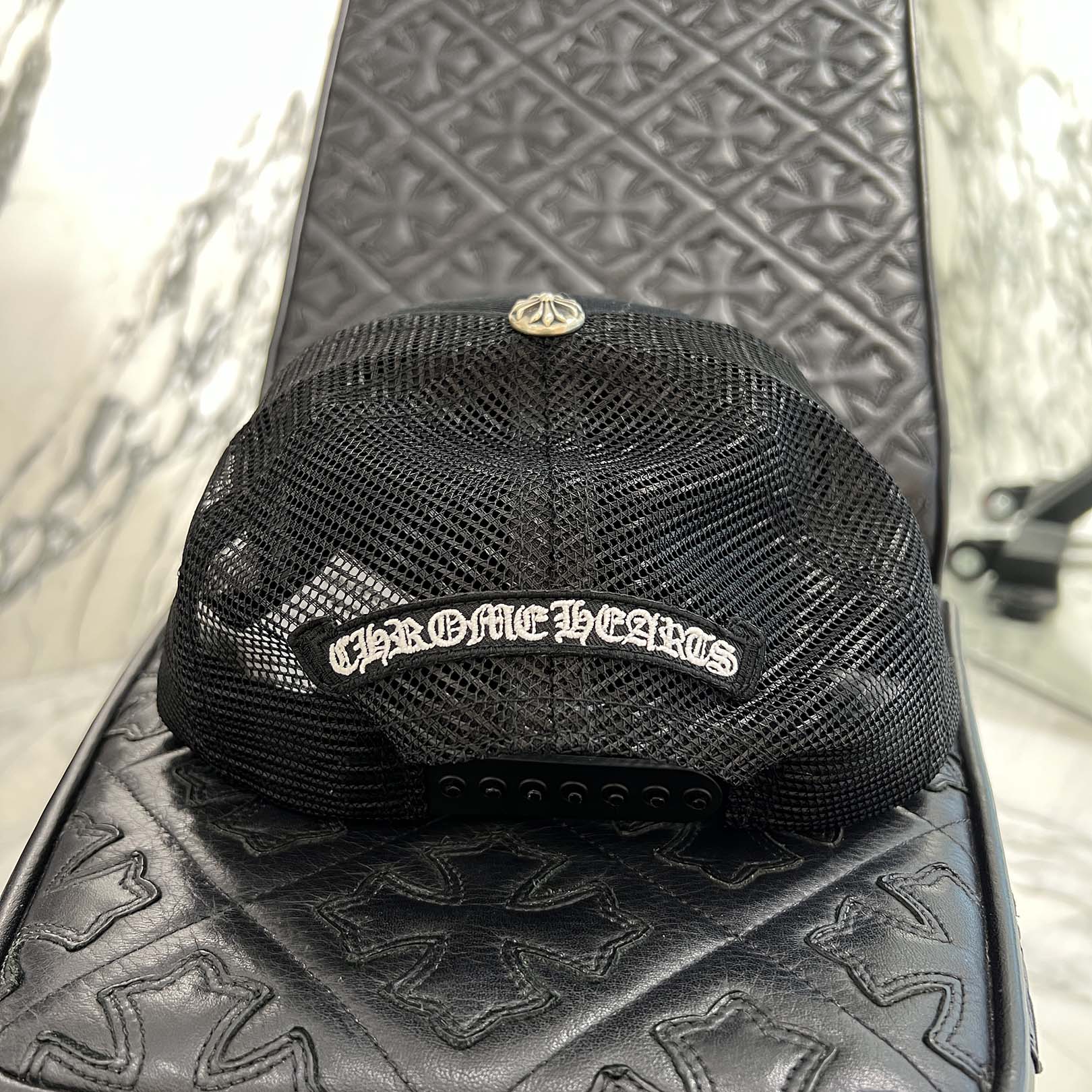 CHROME HEARTS Camo Triple Cross Leather Patch Trucker Cap ONE SIZE (51-61) クロムハーツ カモ トリプルクロス レザーパッチ トラッカーキャップ サイズONE SIZE (51-61)