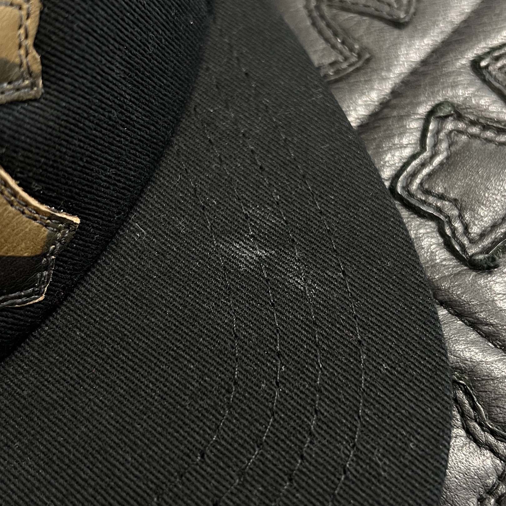 CHROME HEARTS Camo Triple Cross Leather Patch Trucker Cap ONE SIZE (51-61) クロムハーツ カモ トリプルクロス レザーパッチ トラッカーキャップ サイズONE SIZE (51-61)