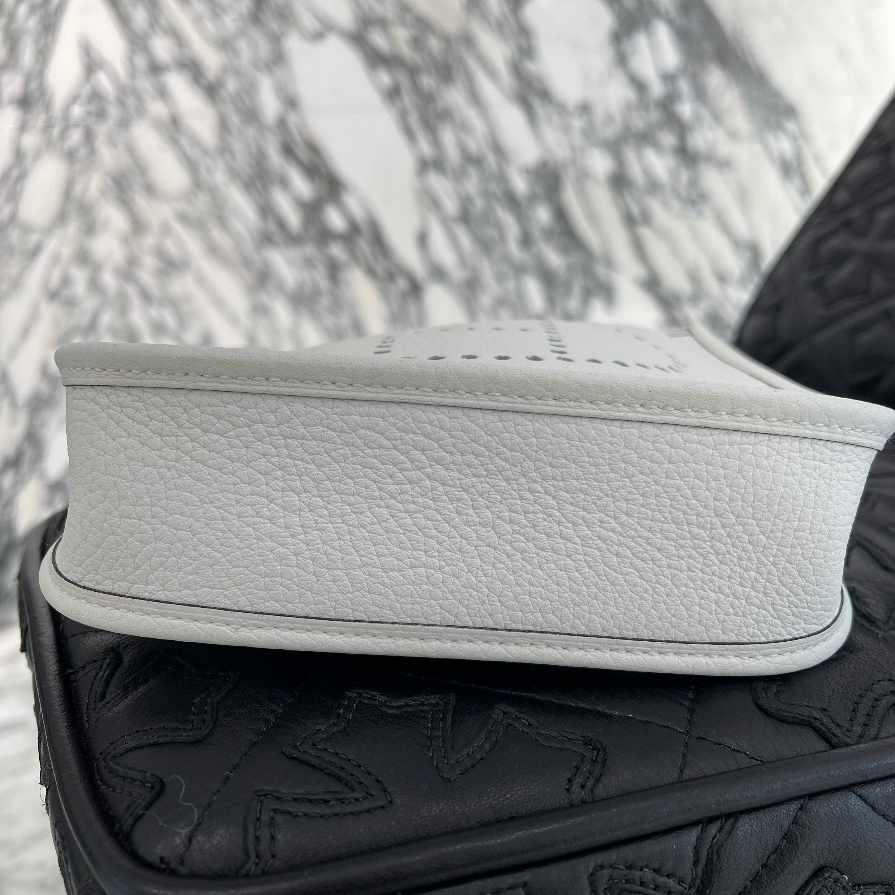 HERMES Evelyne TPM "Blue Pail" W刻印 エルメス エブリン TPM "ブルーペール" レザーショルダーバッグ