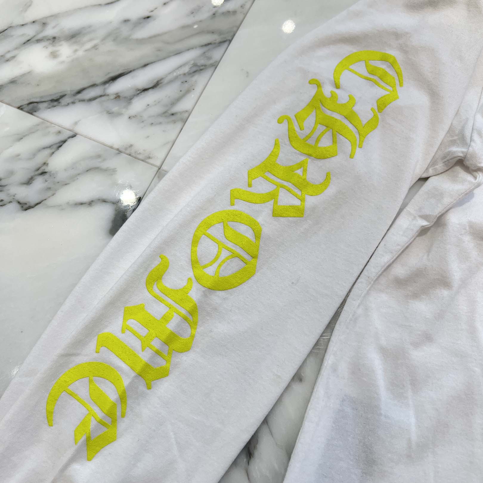 CHROME HEARTS Old English Neck Logo Neon Yellow Long Sleeve Tee Size L クロムハーツ オールドイングリッシュネックロゴネオンイエローロングスリーブTシャツ サイズL