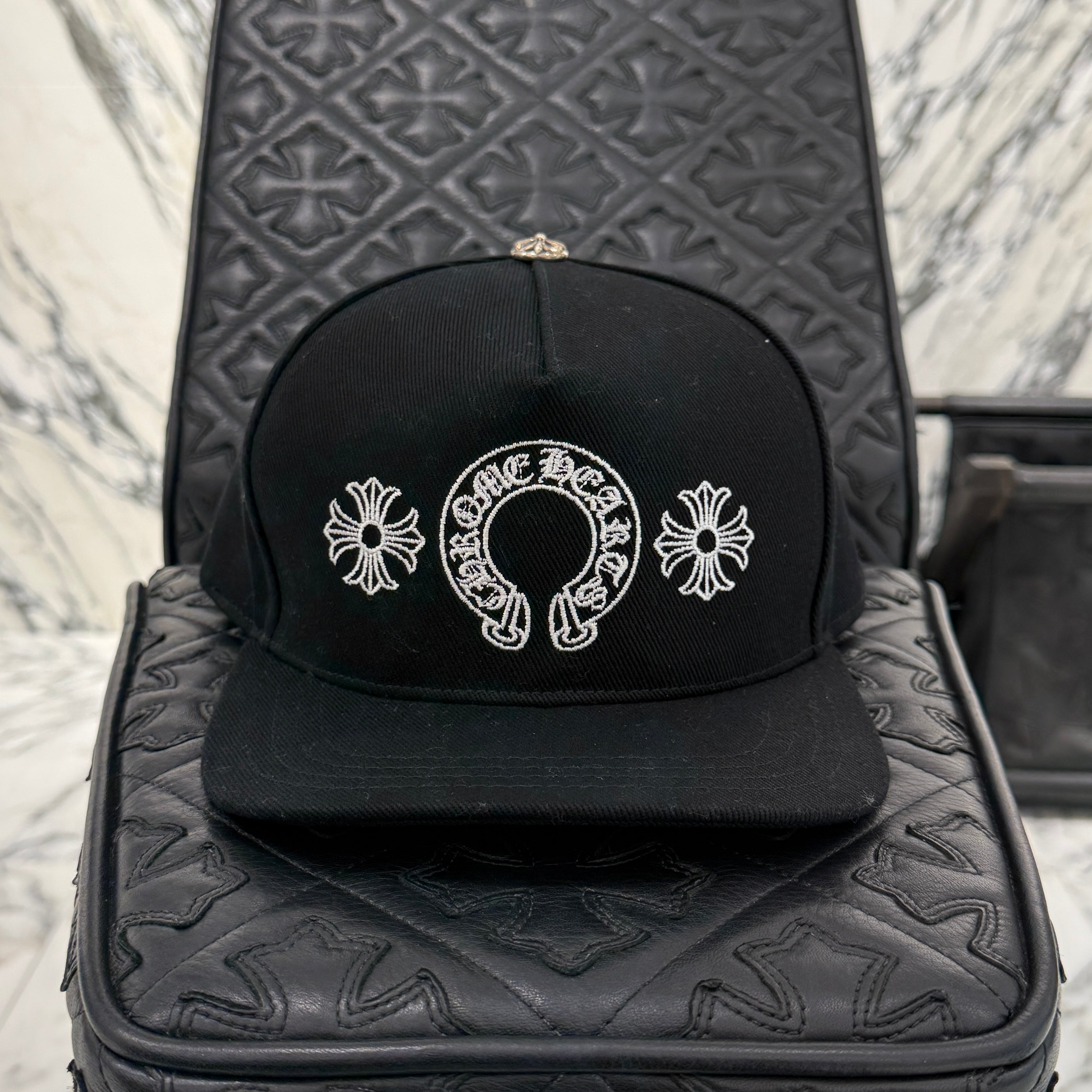 CHROME HEARTS CH Plus Horseshoe Embroidery Baseball Cap Size ONE SIZE（51-61）クロムハーツ CHプラス ホースシュー 刺繍 ベースボールキャップ サイズONE SIZE（51-61)