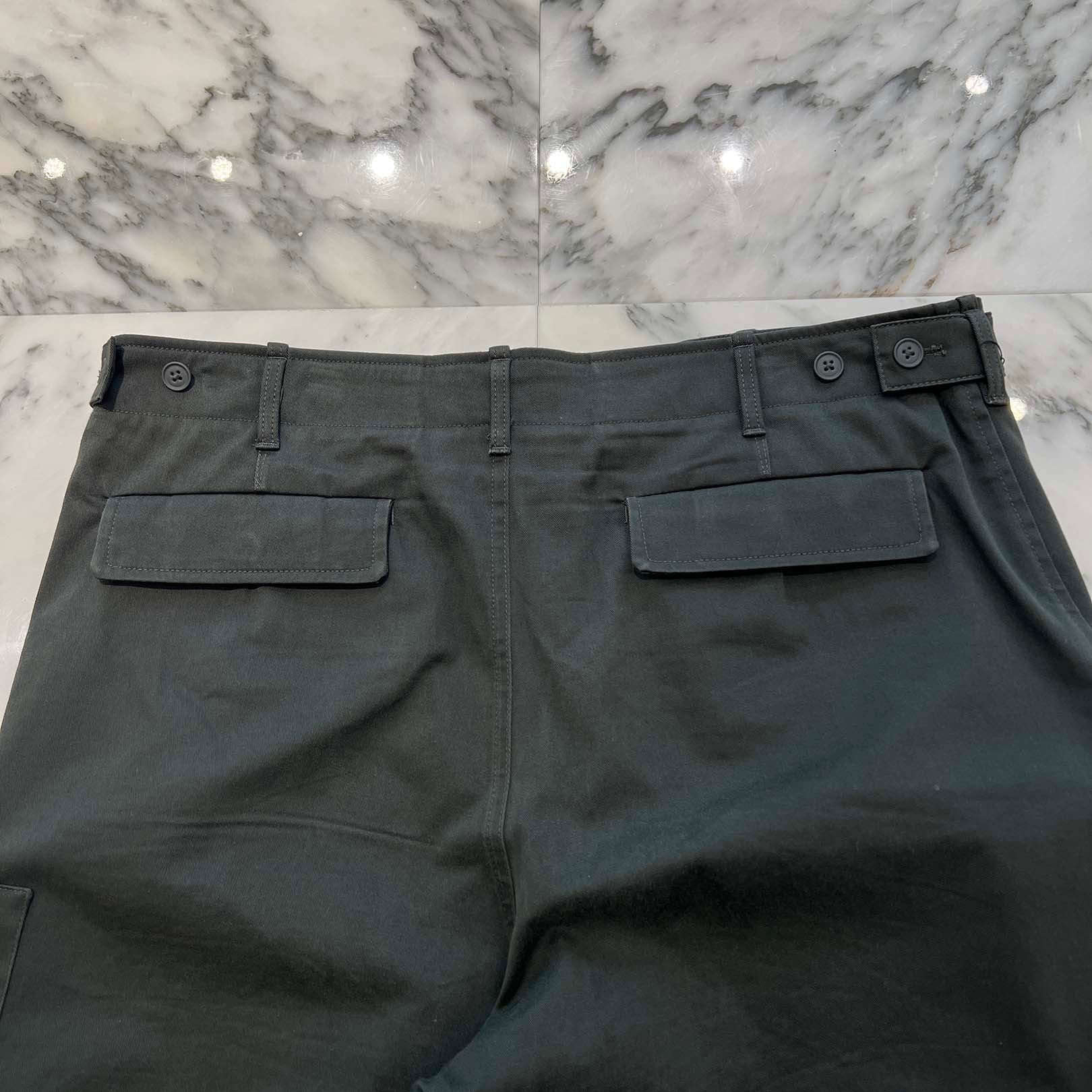 FENDI 2024AW Logo Patch Zip Pocket Cotton Pants FB0960 AQMV Size 52 フェンディ ロゴパッチ ジップポケット コットンパンツ サイズ52