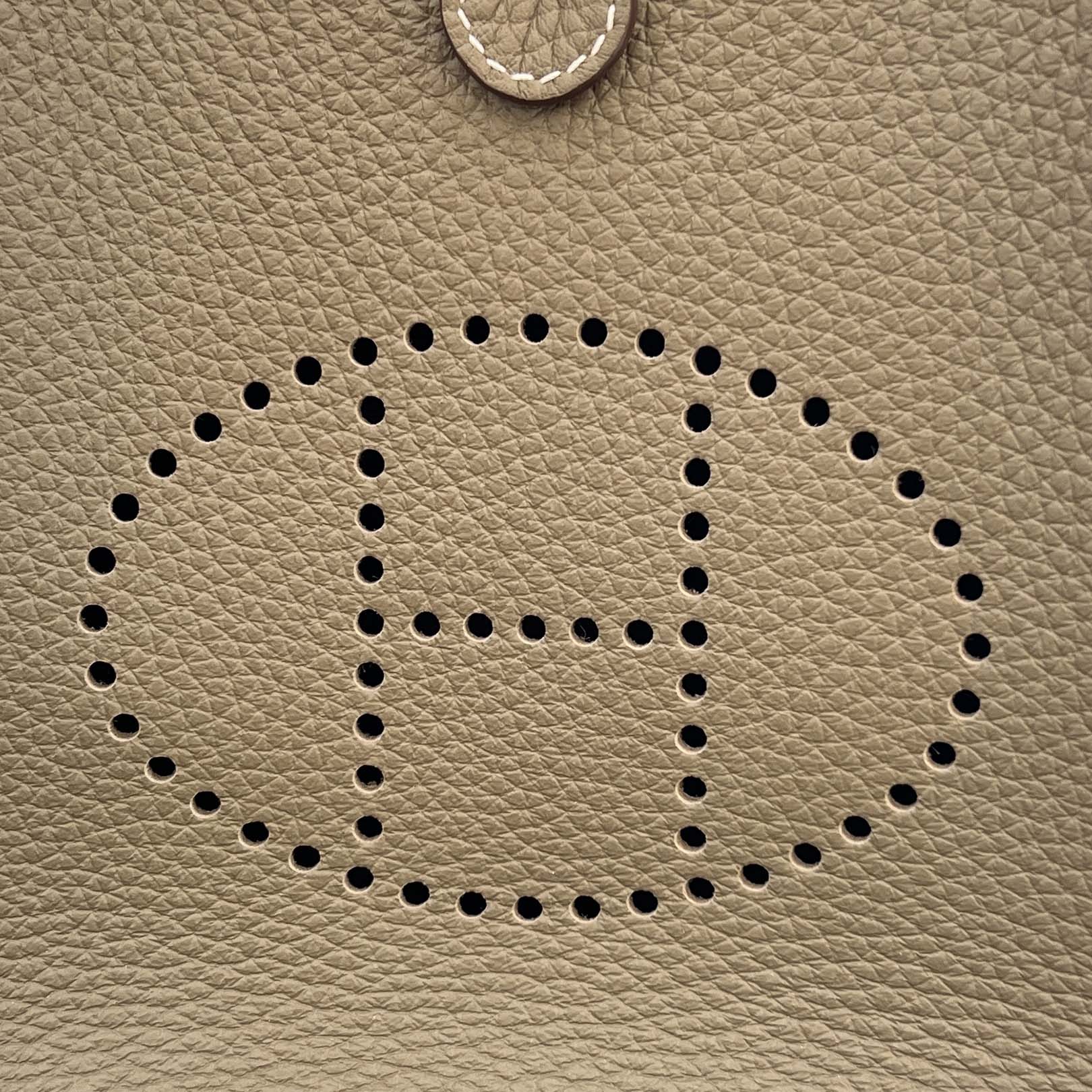 HERMES Evelyn Amazon TPM "Etoupe" W刻印 エルメス エブリン アマゾン TPM "エトゥープ" レザーショルダーバッグ W刻印