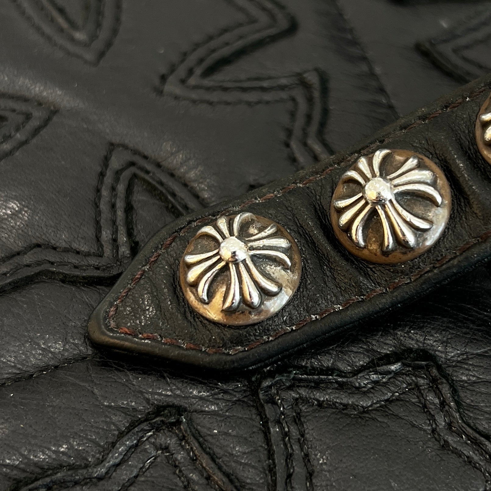 CHROME HEARTS 3BTN 2SNP LEATHER BRACELET クロムハーツ クロスボール 3ボタン 2スナップ レザーブレスレット