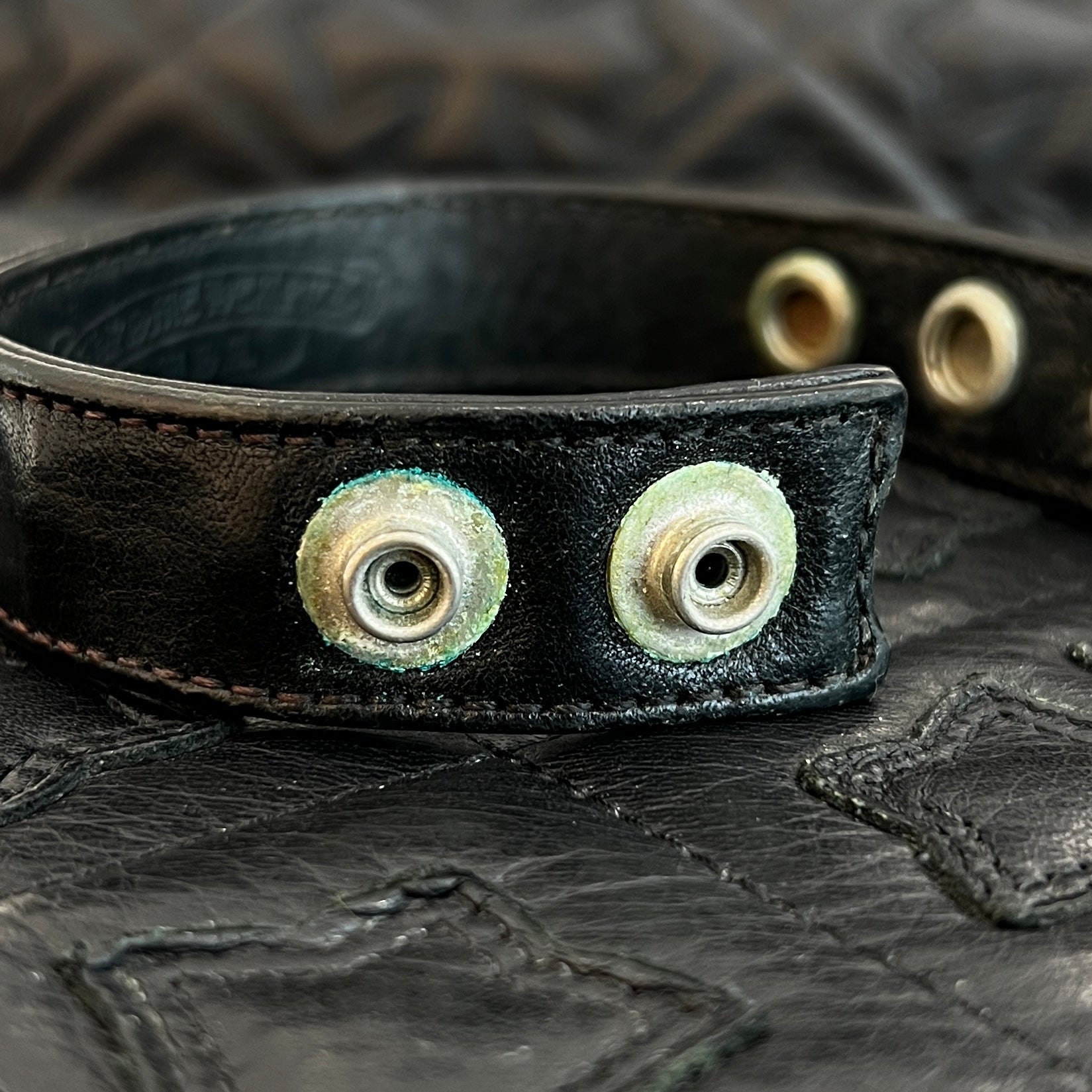 CHROME HEARTS 3BTN 2SNP LEATHER BRACELET クロムハーツ クロスボール 3ボタン 2スナップ レザーブレスレット