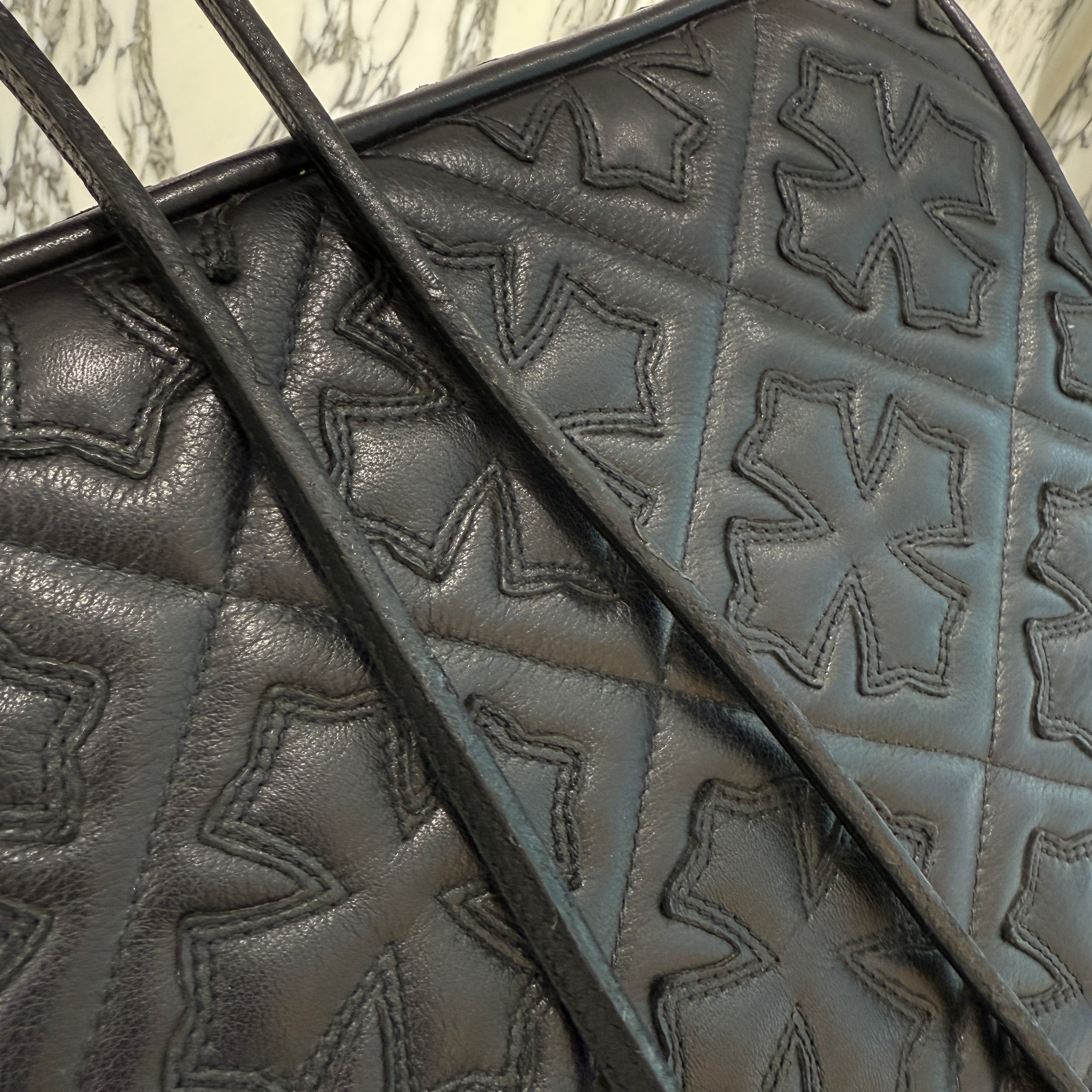 CHROME HEARTS Suede Leather Square Pocket 3 Cemetery Cross Leather Patch Shoulder Bag クロムハーツ スエードレザー スクエアポケット 3セメタリークロス レザーパッチ ショルダーバッグ