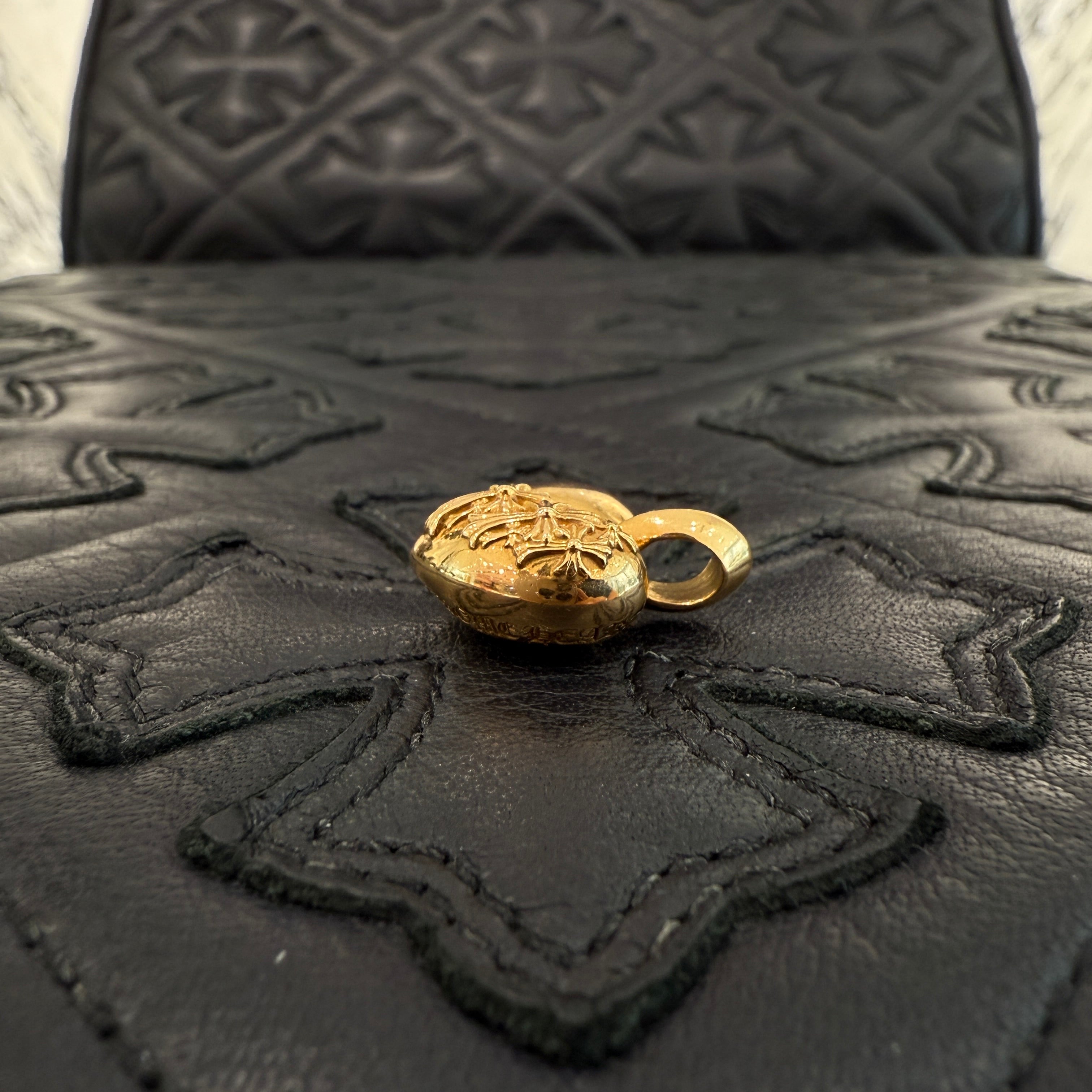 hrome heartsクロスデザイン ペンダントトップ CHROME HEARTS 22K CEMETARY CROSS HEART Pendant Top クロム