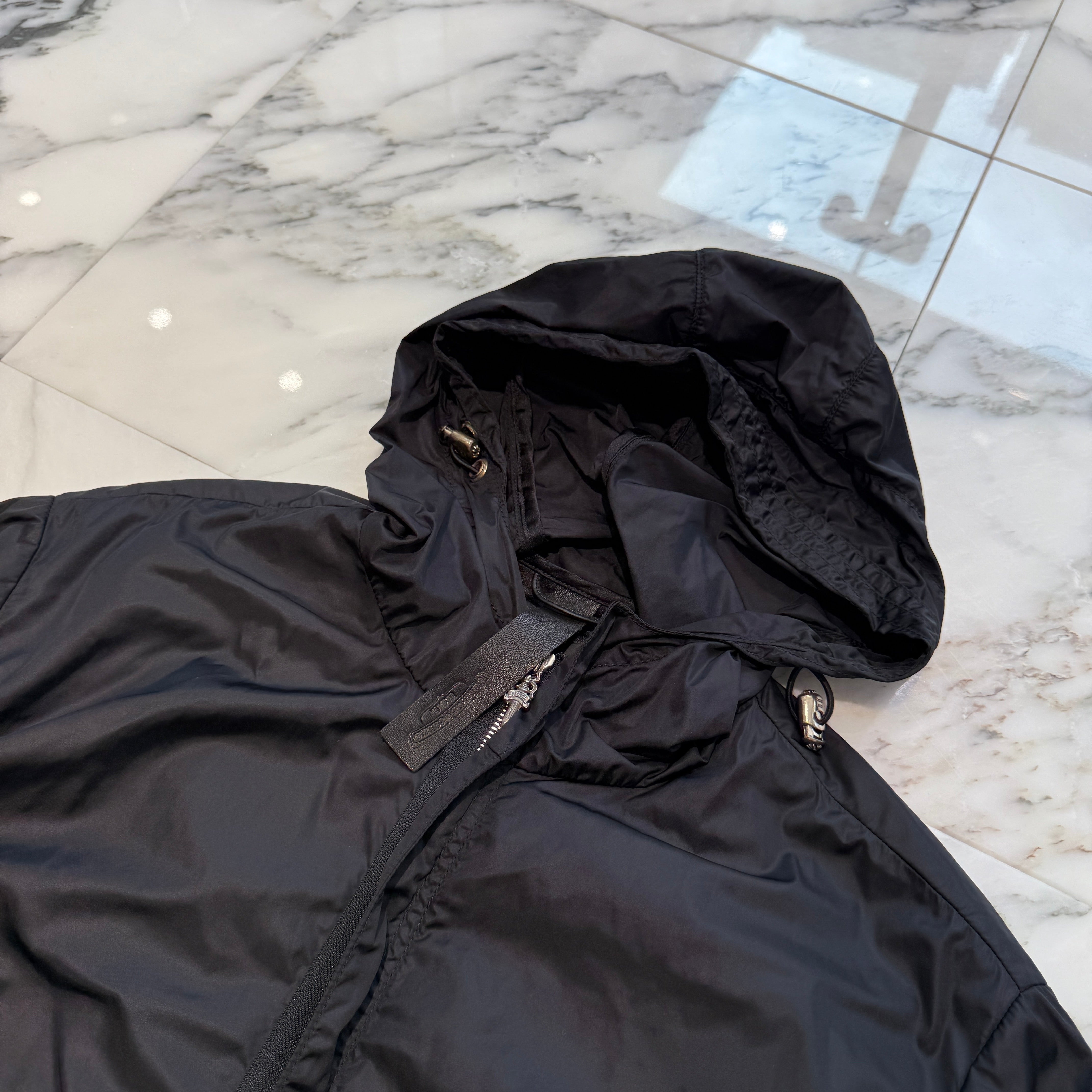 CHROME HEARTS Y NOT PUDDLES Cemetery Cross Leather Patch Zip-Up Nylon Hooded Coat Size M クロムハーツ ワイノット パドルズ セメタリークロス レザーパッチ ジップアップ ナイロン フーデッド コート サイズM