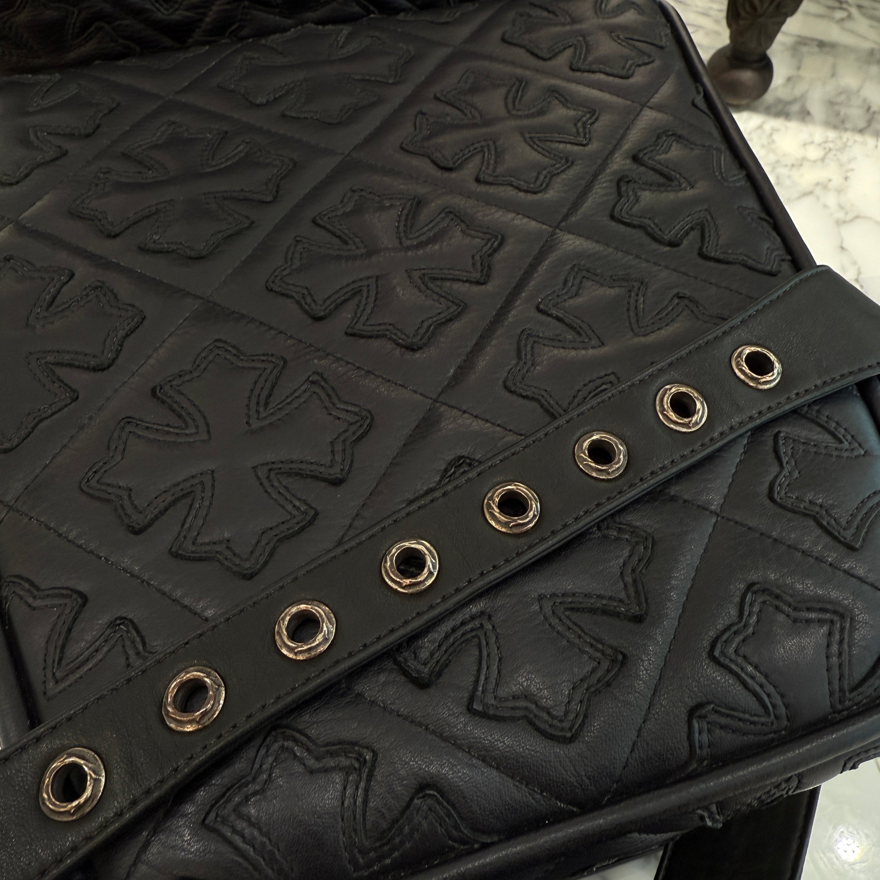 CHROME HEARTS Cemetery Cross Leather Patch G-BENDER Leather Shoulder Bag クロムハーツ セメタリークロス レザーパッチ G-BENDER レザーショルダーバッグ