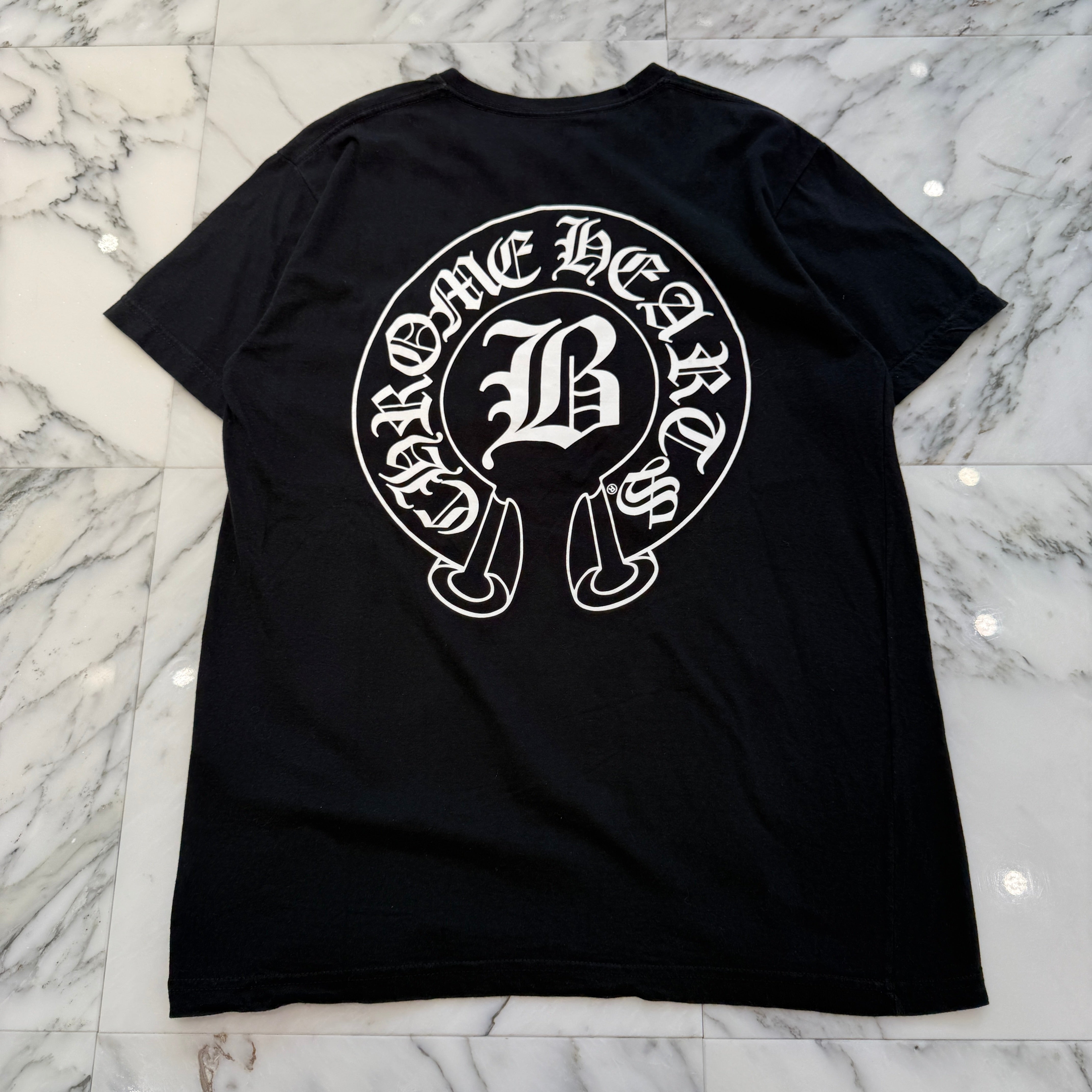 CHROME HEARTS × BELLA HADID Back Horseshoe Print Tee Size L