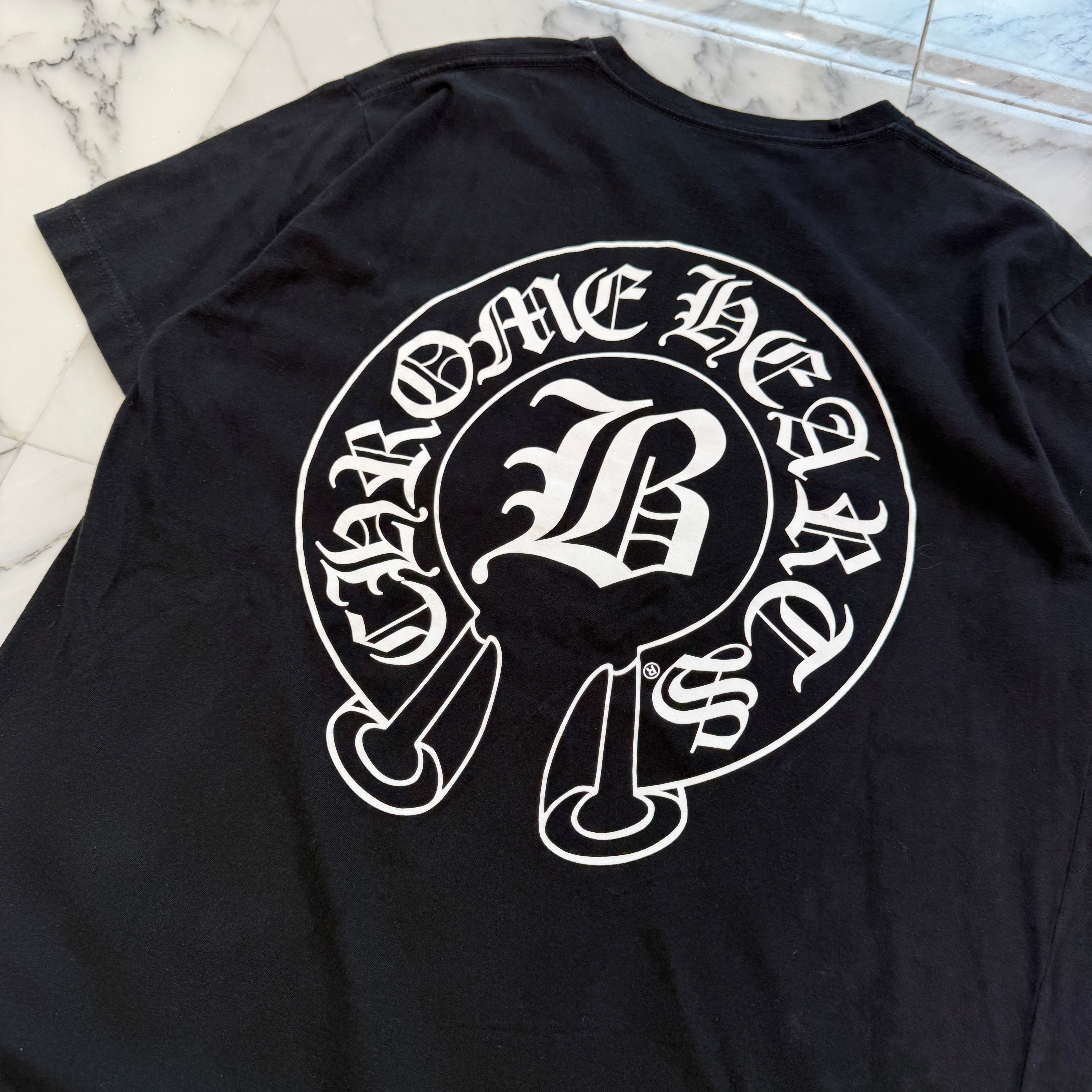 CHROME HEARTS × BELLA HADID Back Horseshoe Print Tee Size L クロムハーツ × ベラハディッド バックホースシュープリント Tシャツ サイズL