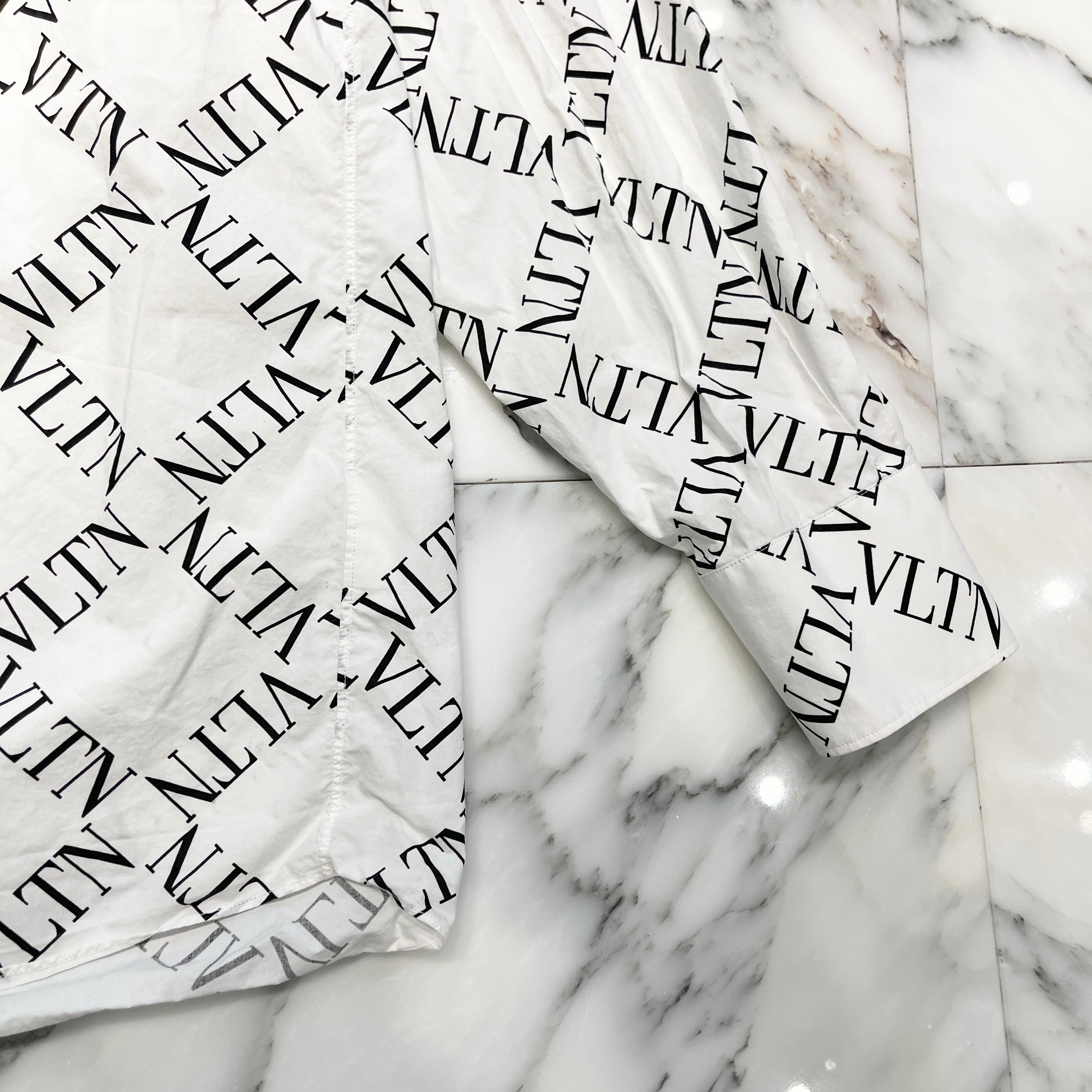 VALENTINO 2019SS VLTN Logo Print Grit Shirt RV0ABA95QTN Size 38 バレンティノ VLTNロゴプリント グリット ワイシャツ サイズ38