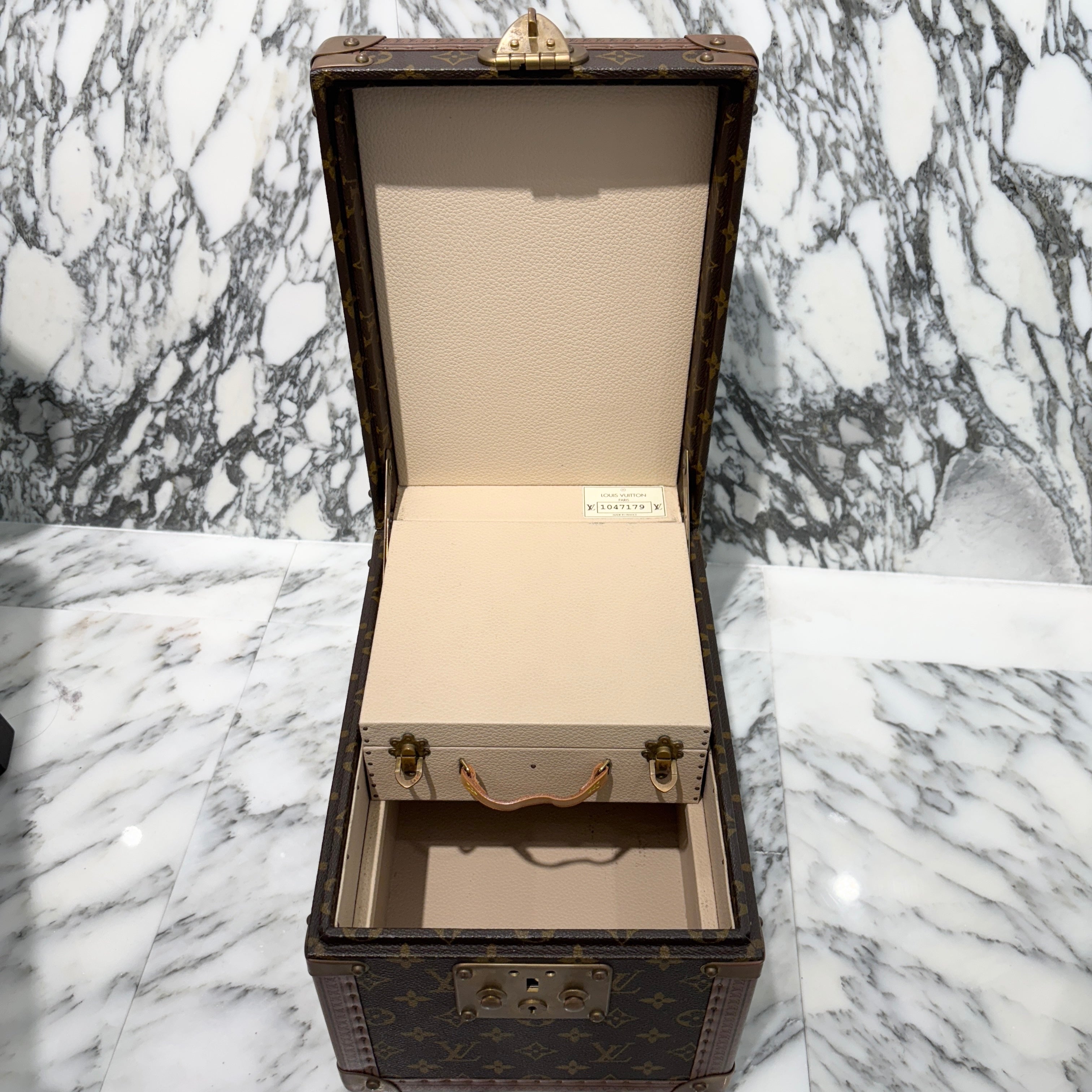 LOUIS VUITTON Monogram Boite Flacon Make Box M21828 ルイヴィトン