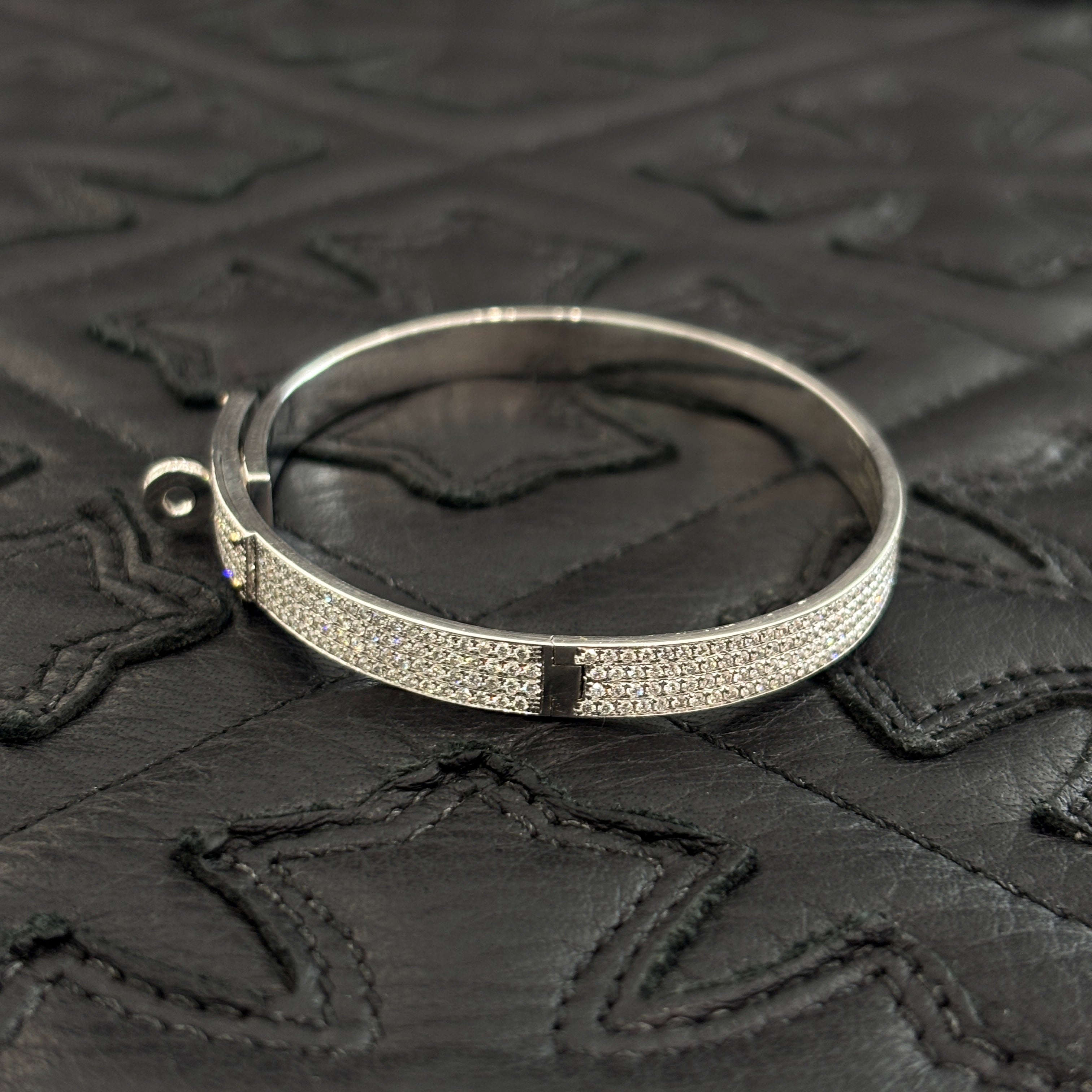 HERMES 18K Bangle "Kelly" PM Full Pave Diamond エルメス 18K バングル "ケリー" PM フル パヴェダイヤモンド ブレスレット