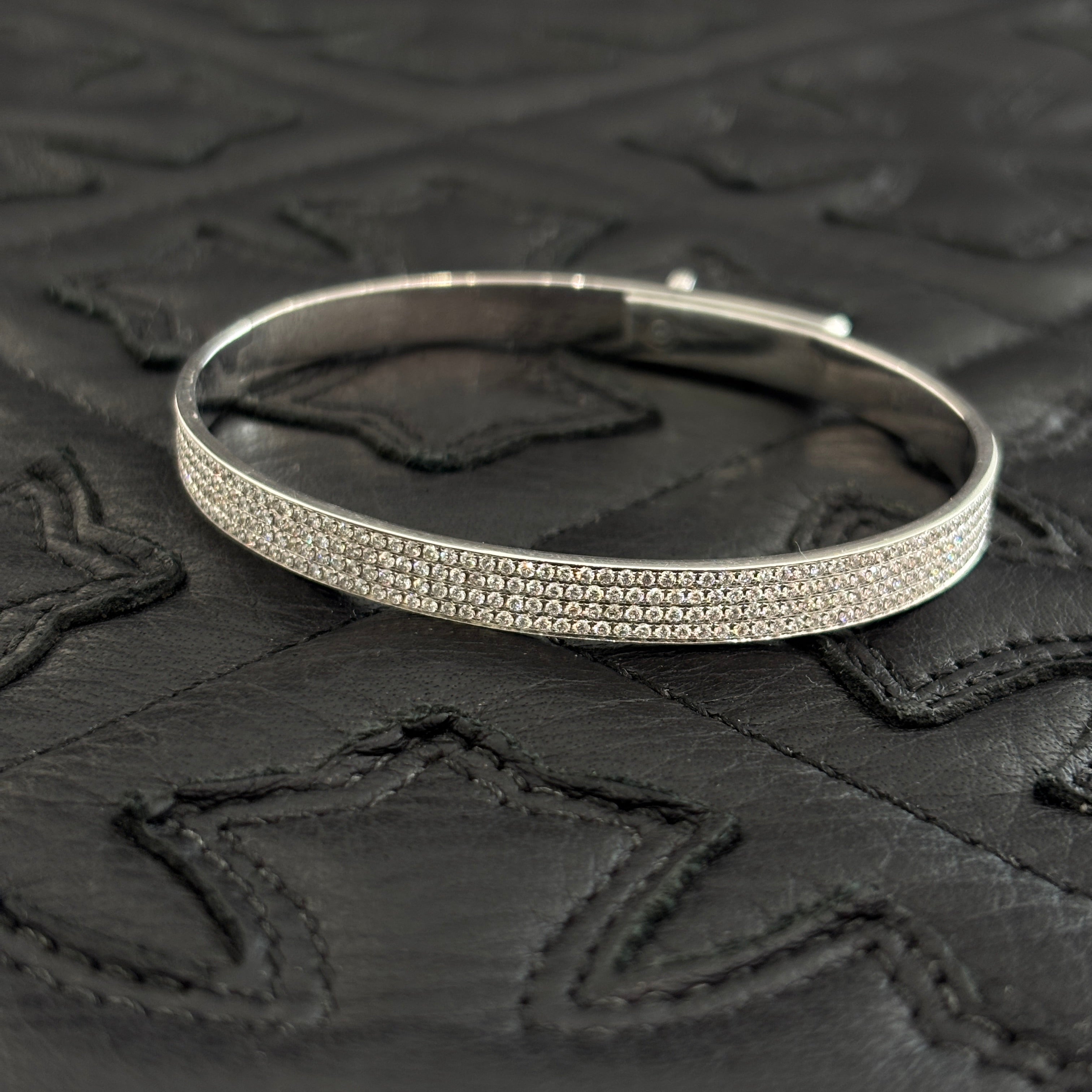 HERMES 18K Bangle "Kelly" PM Full Pave Diamond エルメス 18K バングル "ケリー" PM フル パヴェダイヤモンド ブレスレット
