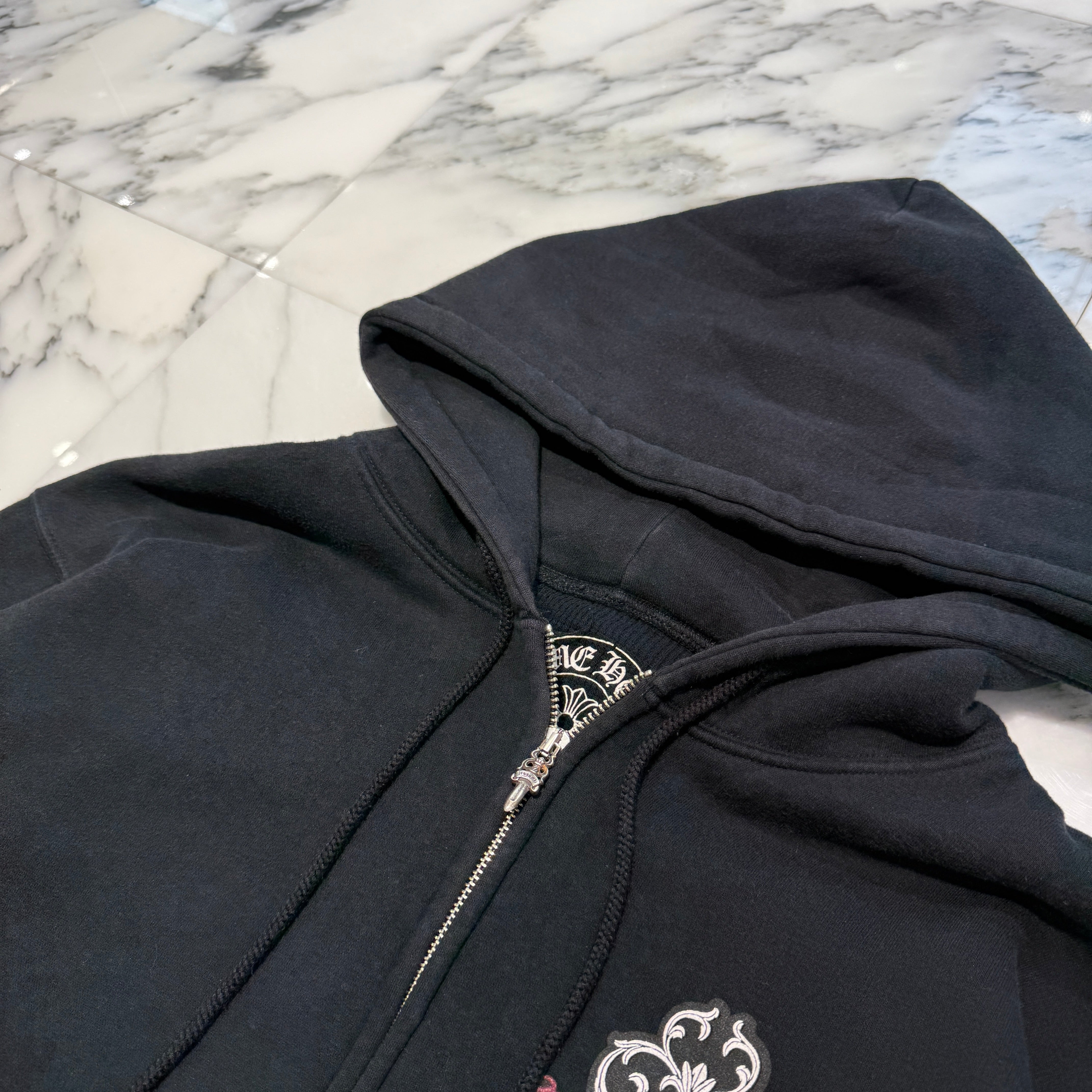 CHROME HEARTS Camo Back Dagger Scroll Logo Label Zip Up Hoodie XL クロムハーツ カモフラージュ バックダガー スクロールロゴラベル ジップアップ フーディ サイズXL